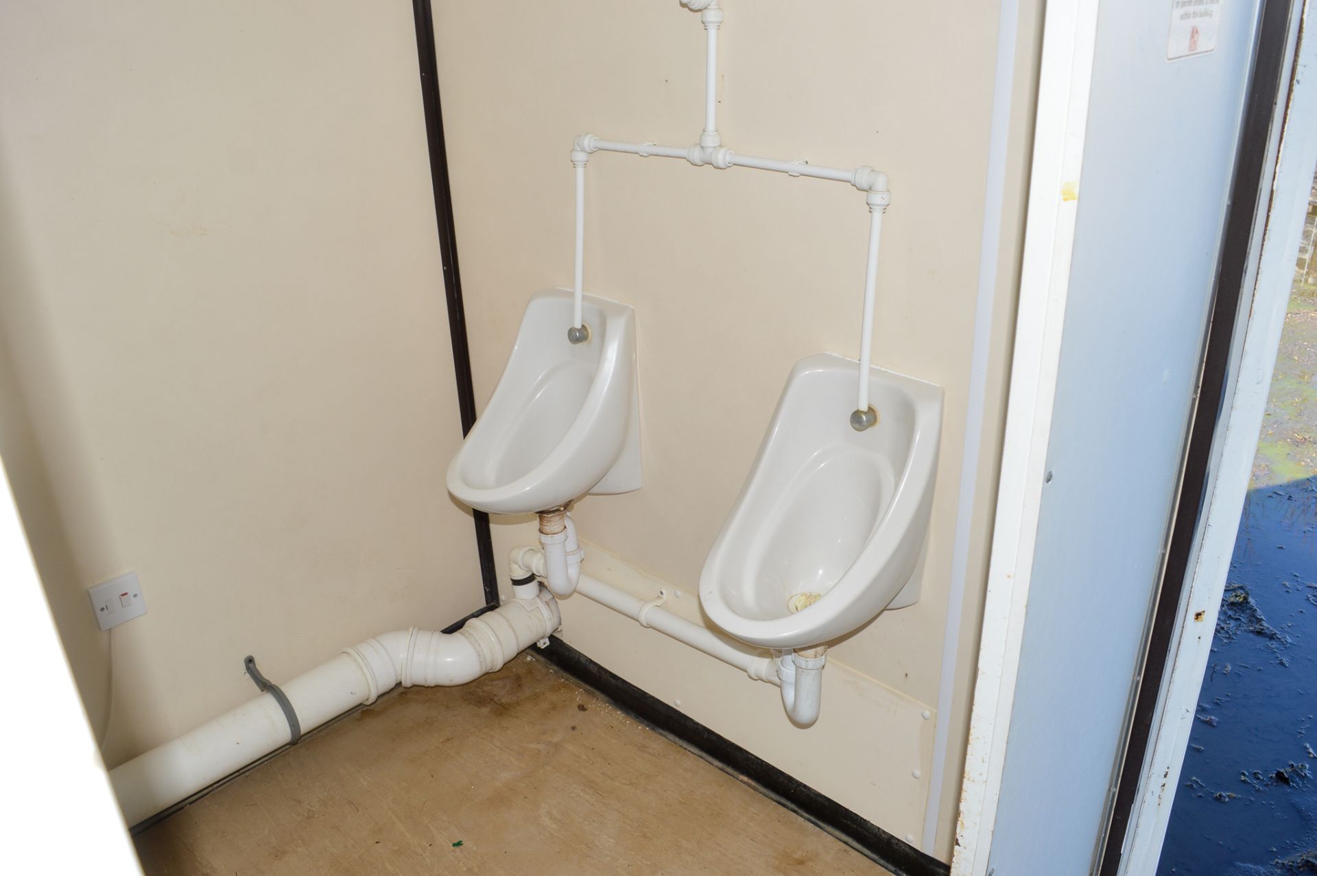 21 ft x 9 ft steel anti vandal toilet site unit c/w keys A451349 - Image 6 of 7