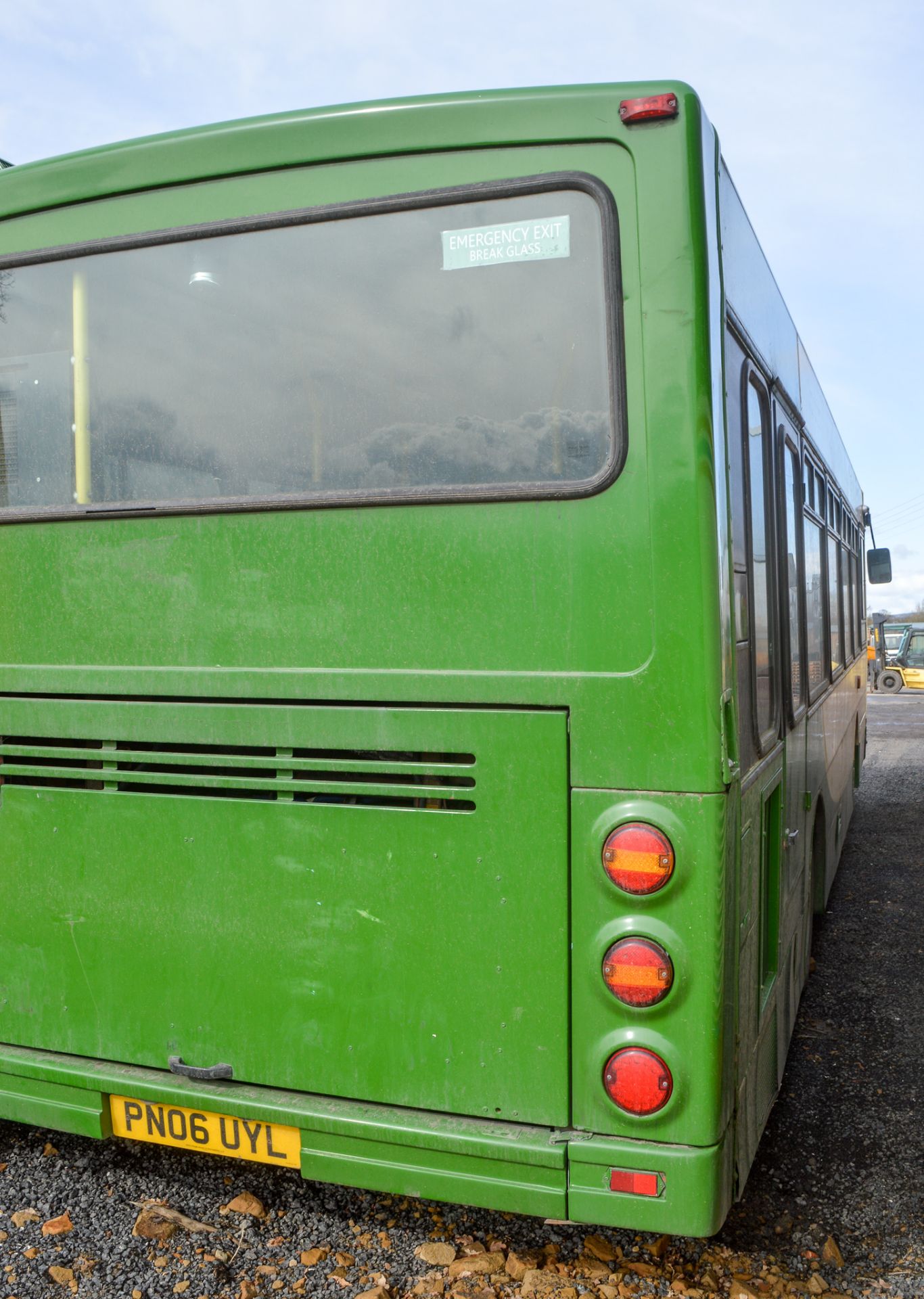 Alexander Dennis Dart SLF 27 seat service bus Registration Number: PN06 UYL Date of Registration: - Bild 4 aus 11