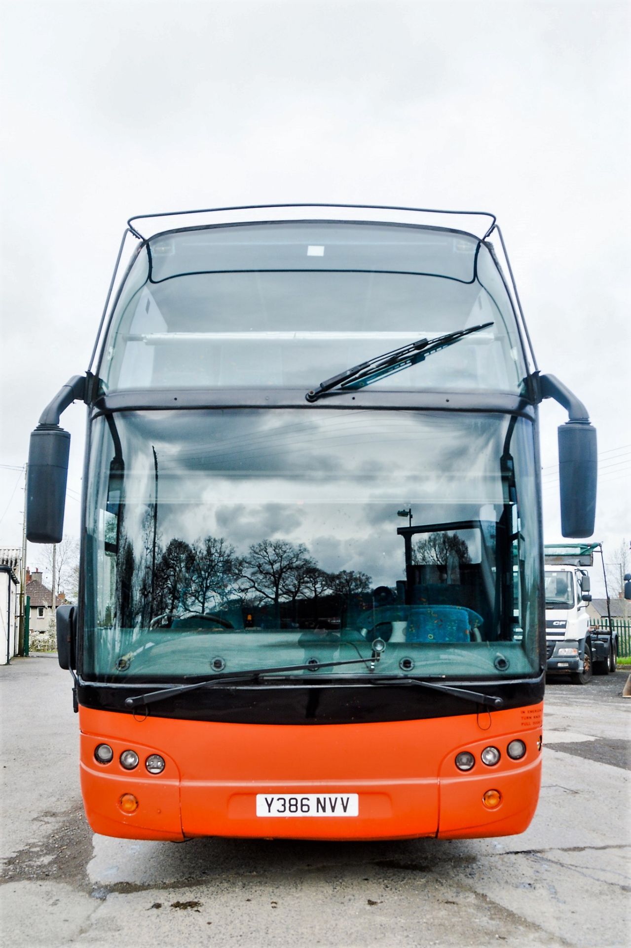 Ayats Bravo 75 seat double deck luxury coach Registrtation Number: Y386 NVV Date of Registration: - Bild 5 aus 15