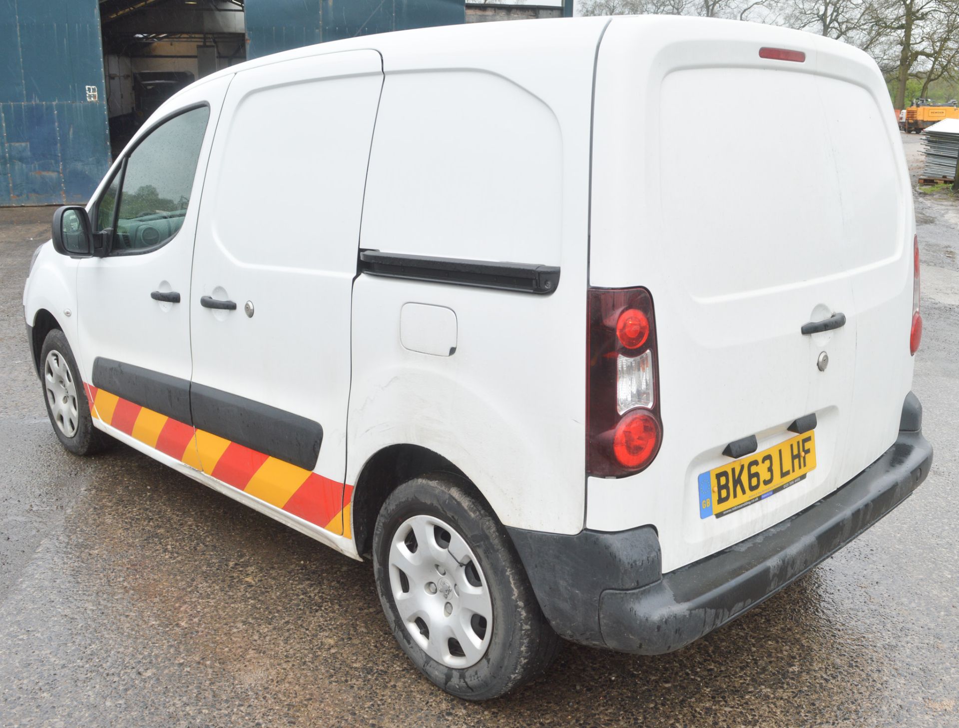 Peugeot Partner 625 Professional HDi panel van Registration Number: BK63 LHF Date of registration: - Image 4 of 10