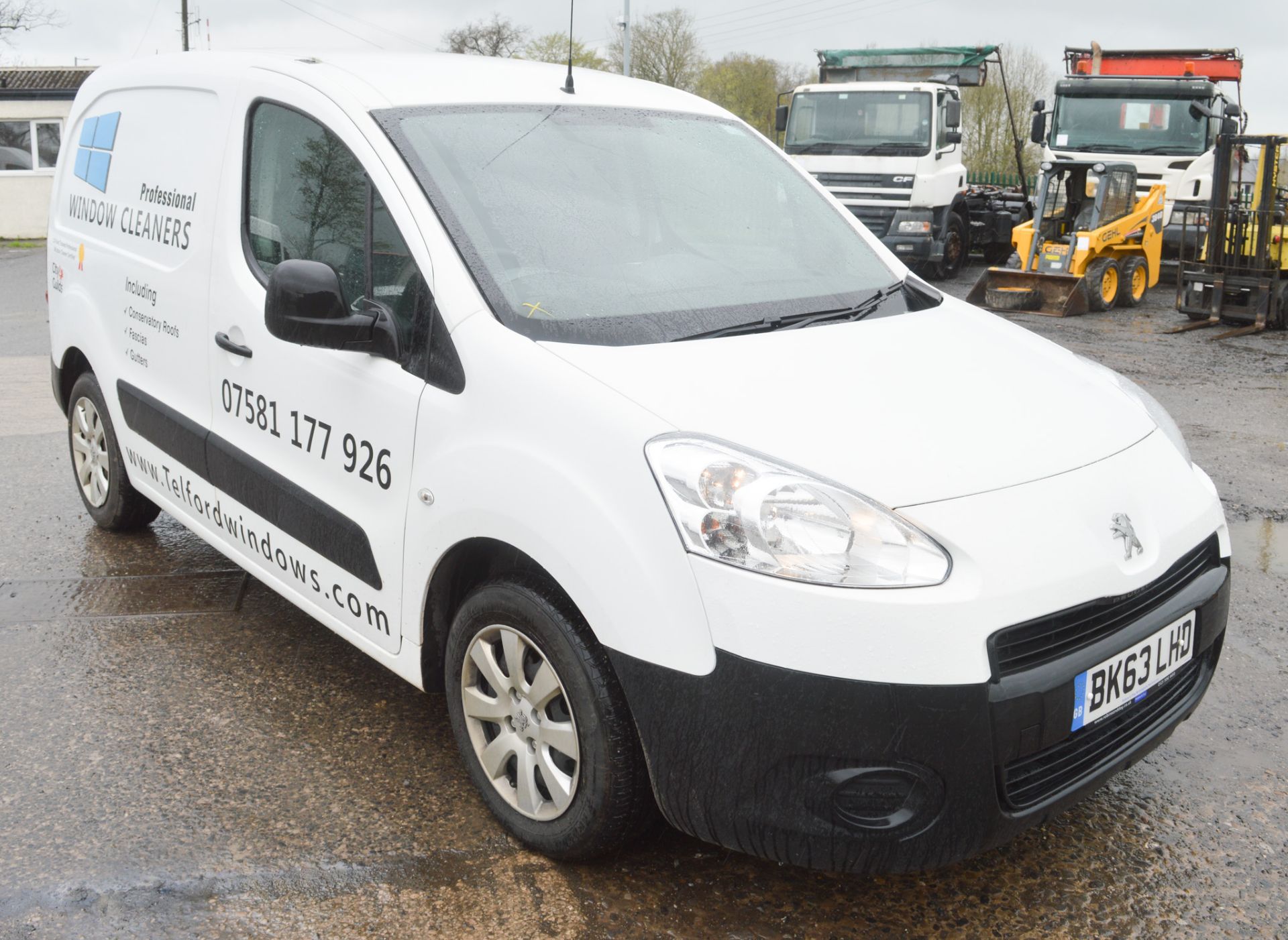 Peugeot Partner 625 Professional HDi panel van Registration Number: BK63 LHD Date of registration: - Image 2 of 10