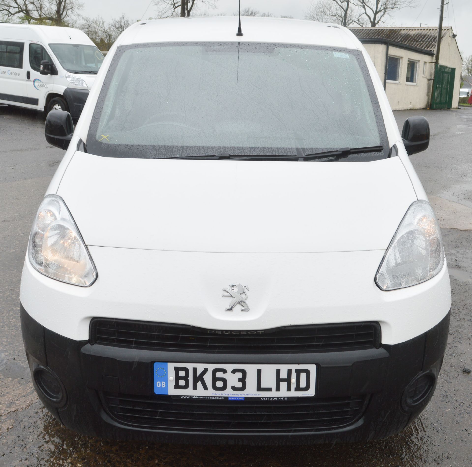 Peugeot Partner 625 Professional HDi panel van Registration Number: BK63 LHD Date of registration: - Image 3 of 10