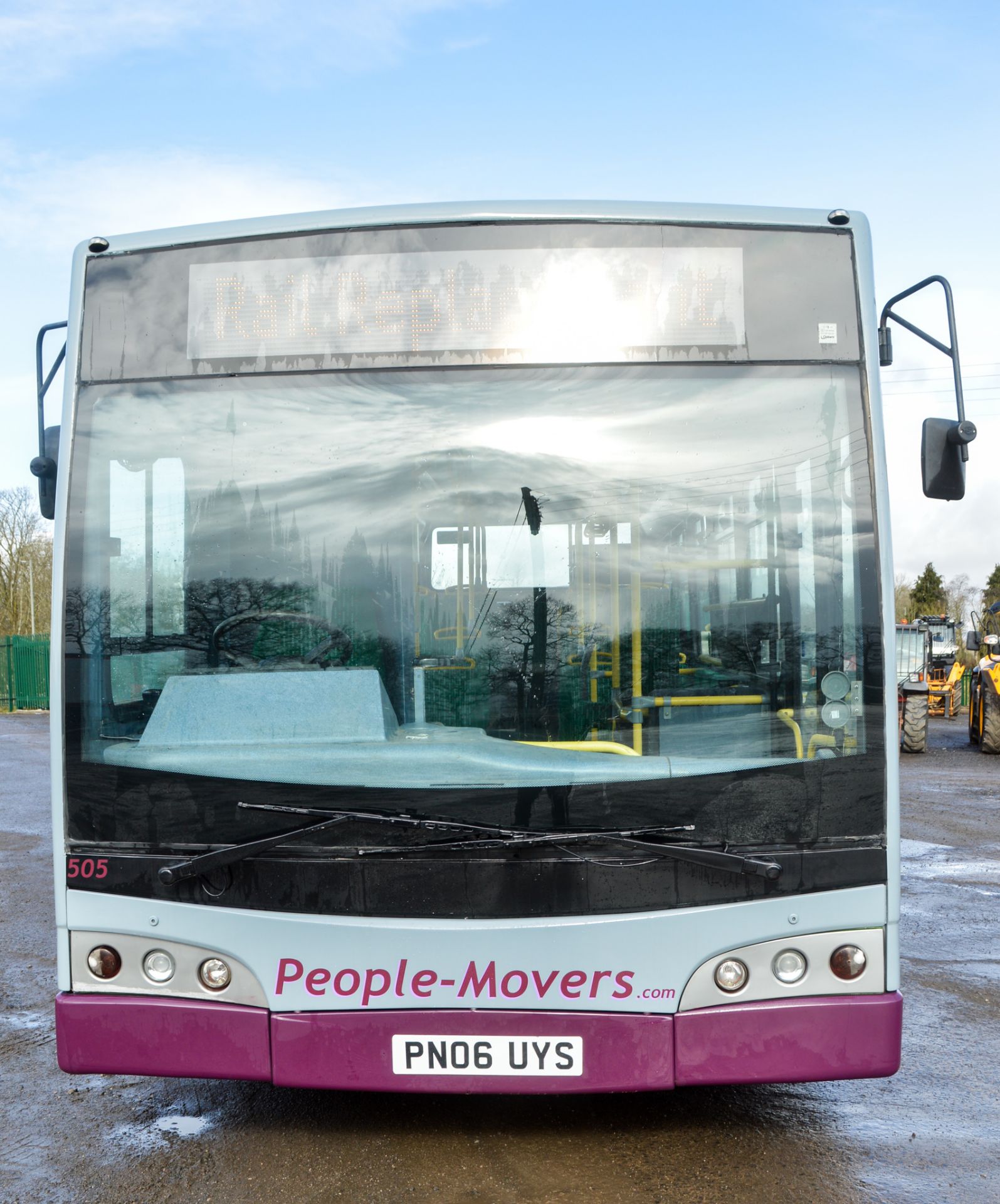 Alexander Dennis Dart SLF 28 seat service bus Registration Number: PN06 UYS Date of Registration: - Bild 5 aus 10