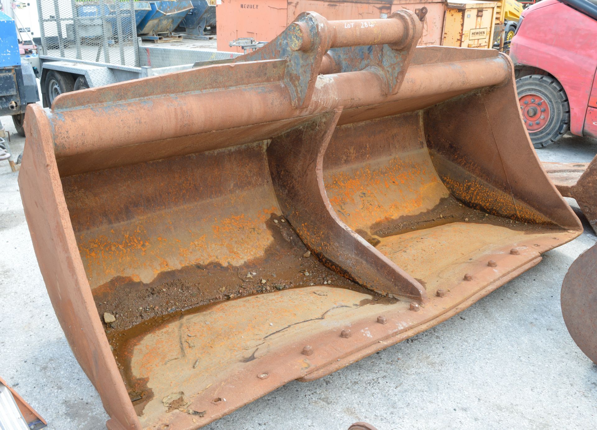 8 ft digging bucket to suit 40 tonne machine WP6