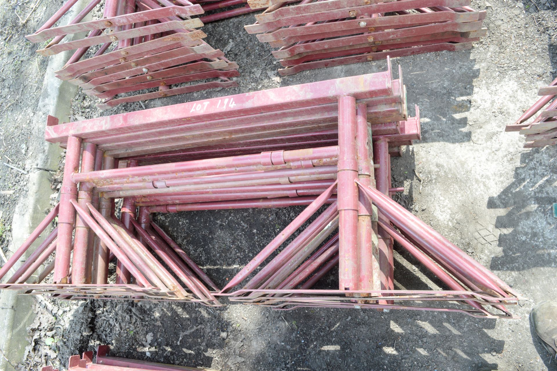 10 - steel builders trestles