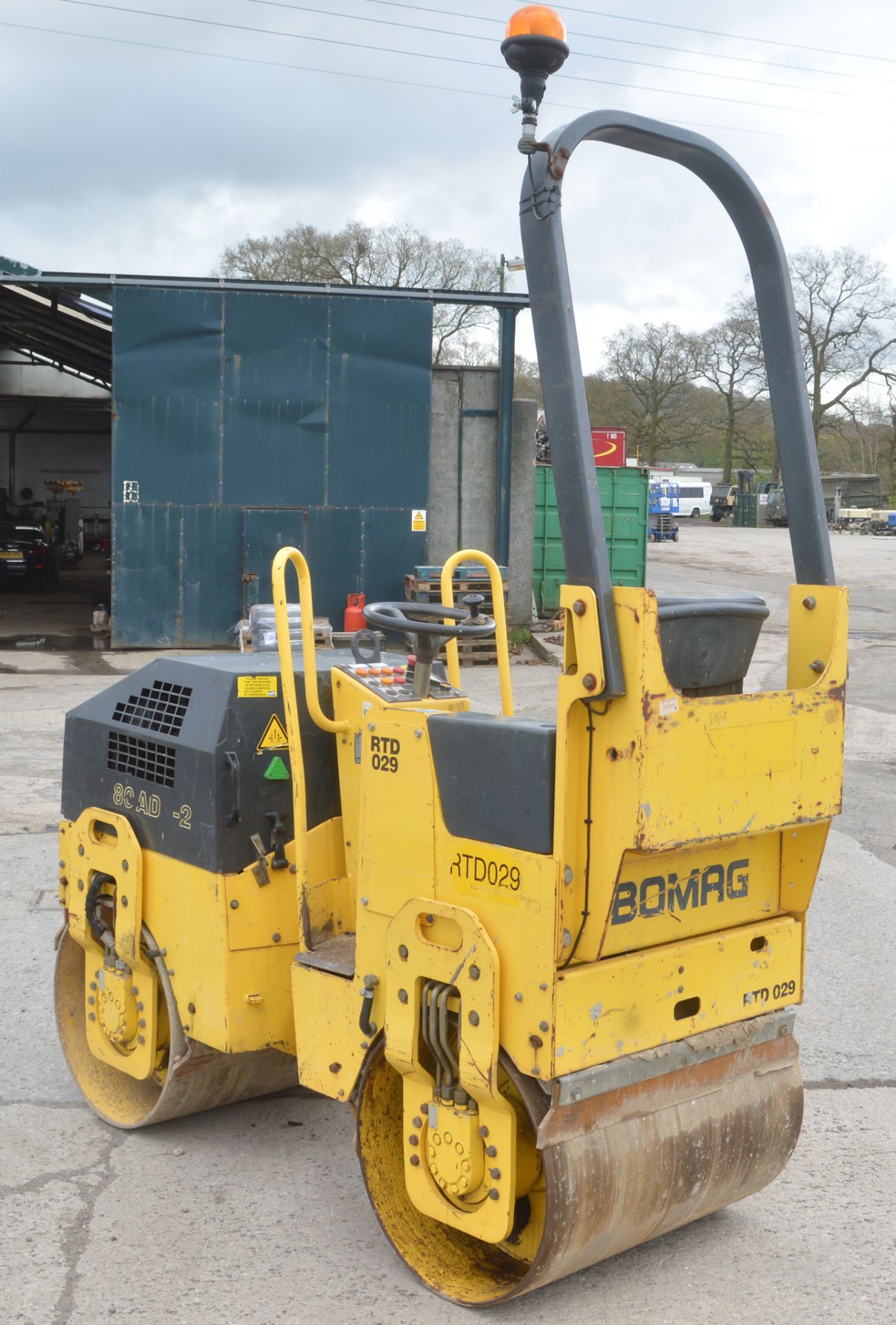 Bomag BW80AD-2 double drum ride on roller  Year: 2006 S/N: 426052 Recorded hours: 869 RTD029 - Image 4 of 7