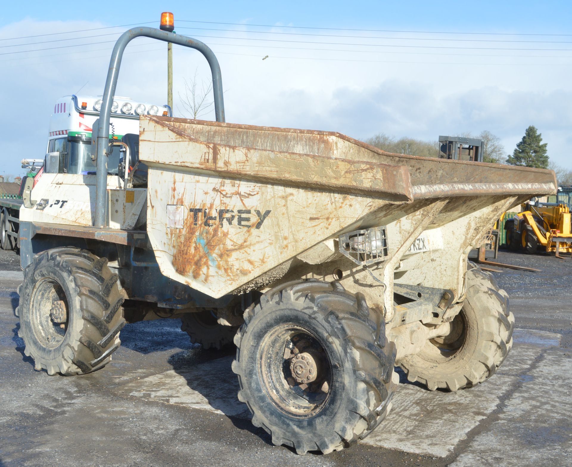 Benford Terex 6 tonne straight skip dumper Year: 2008 S/N: E801FW024 Recorded Hours: Not - Image 2 of 12