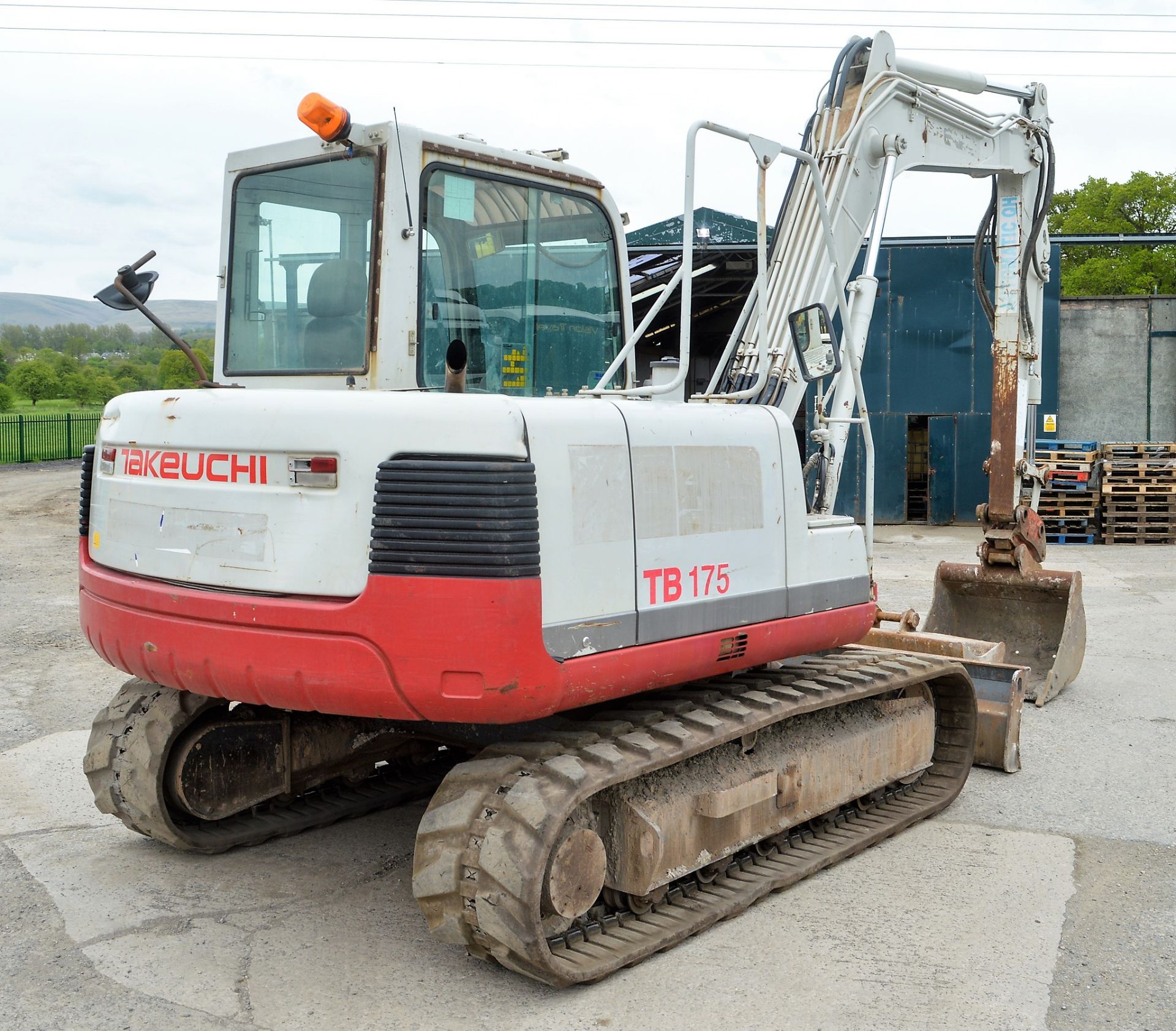 Takeuchi TB175 7.5 tonne rubber tracked mini excavator Year: 2010 S/N: 301417 Recorded Hours: 6045 - Image 4 of 12