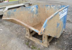 Fork lift truck tipping skip