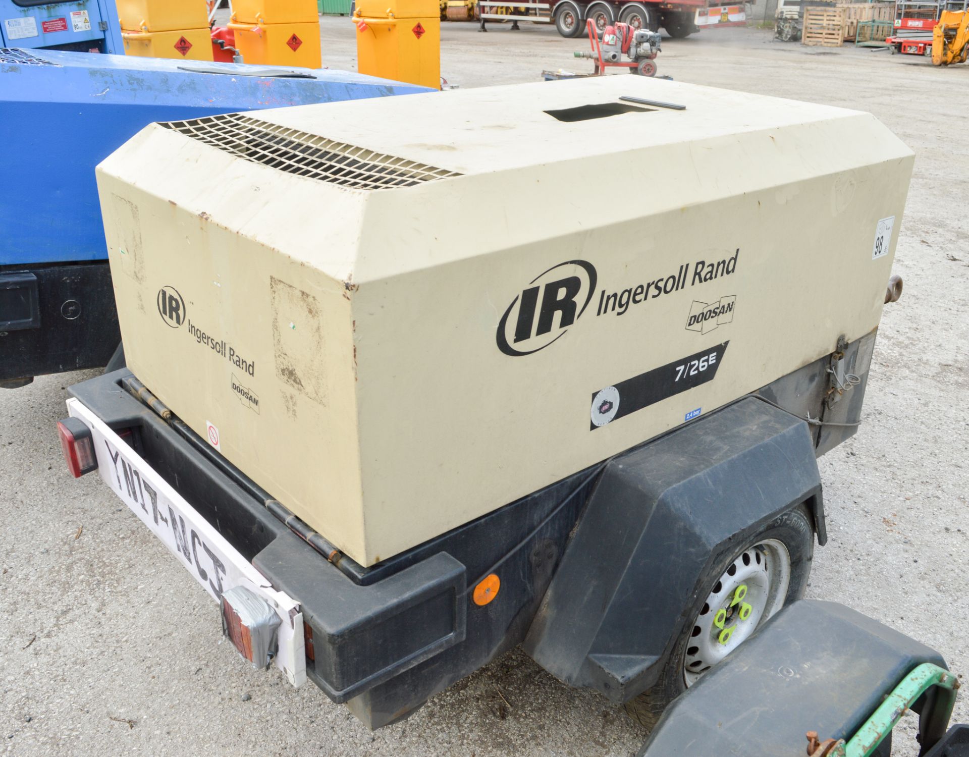 Ingersoll Rand 726E diesel driven air compressor/generator Year: 2010 S/N: 108550 Recorded Hours: - Image 2 of 3