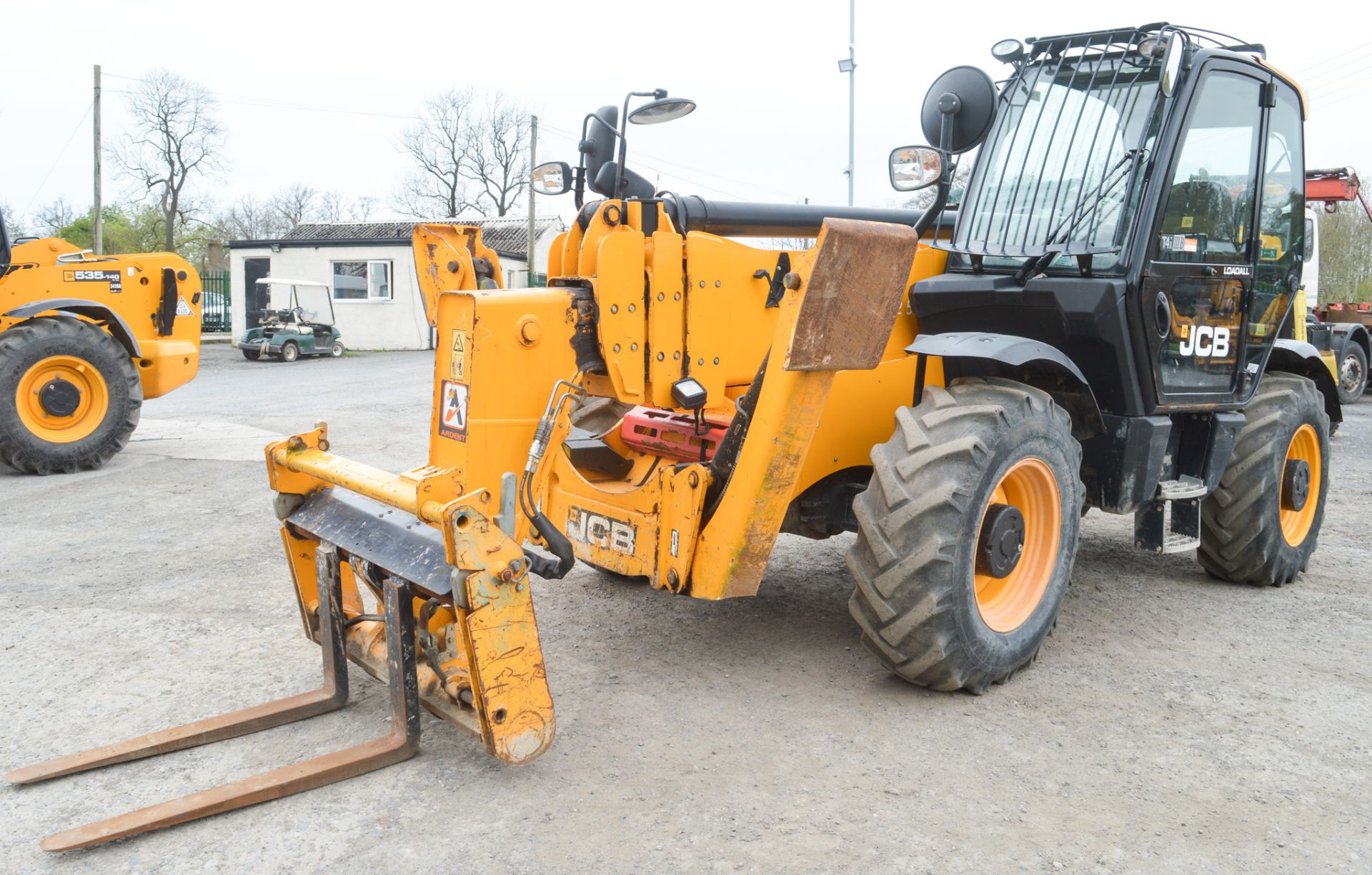 JCB 540-170 17 metre Hi-Viz telescopic handler  Year: 2013 S/N: 2178395 Recorded hours: 4654 9372