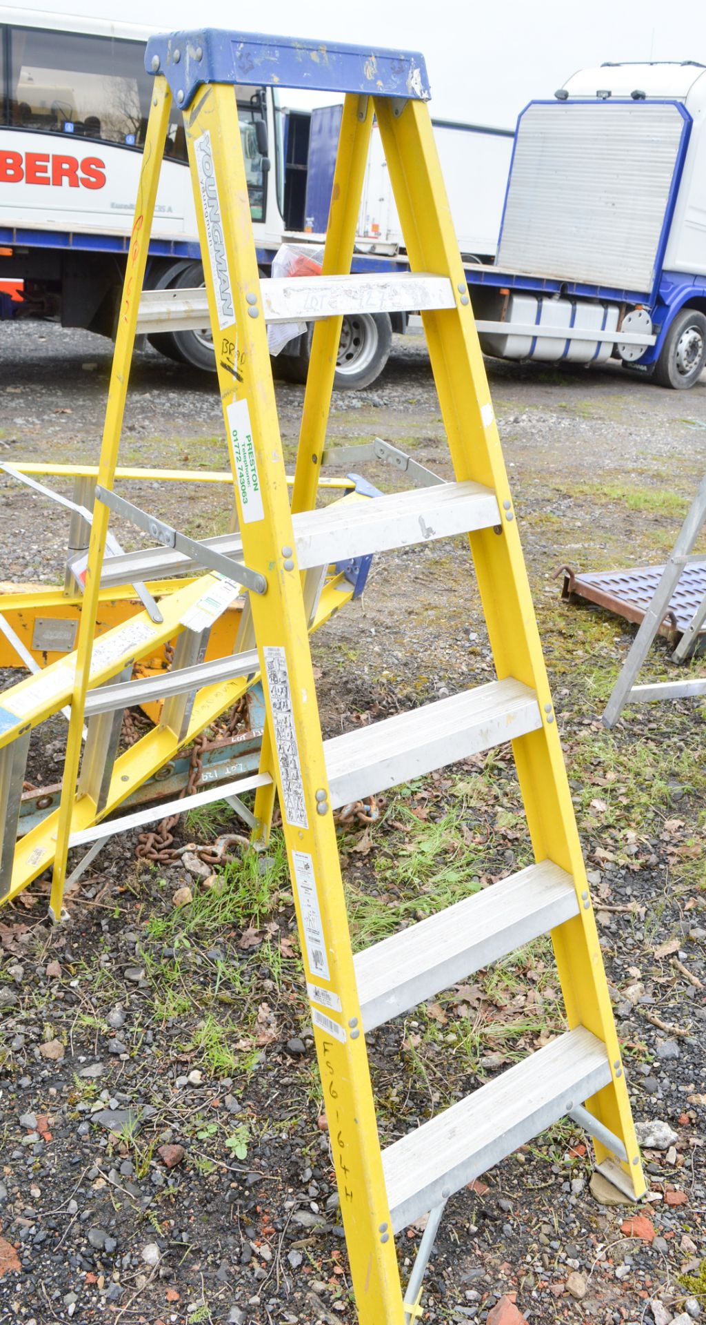 Fibre glass 6 tread step ladder FS6164H