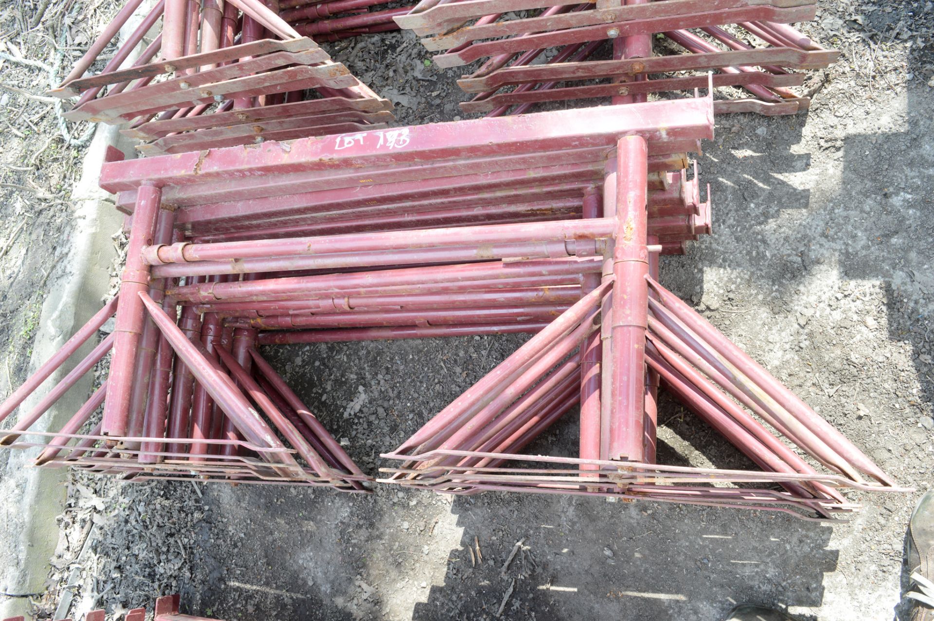 10 - steel builders trestles