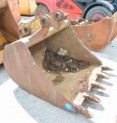 3 ft digging bucket WP7