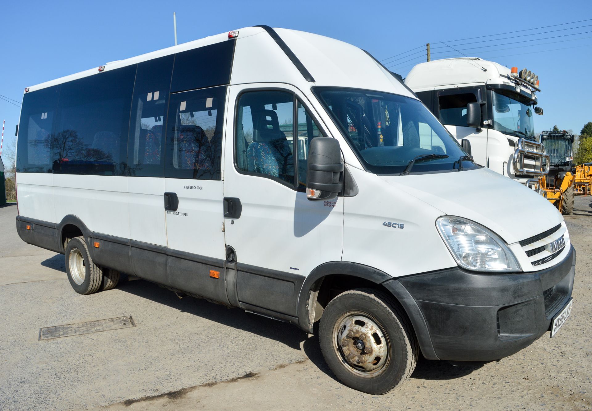 Iveco Daily 45C15 16 seat mini bus Registration Number: MX58 LXV Date of Registration: 20/11/2008 - Image 2 of 9