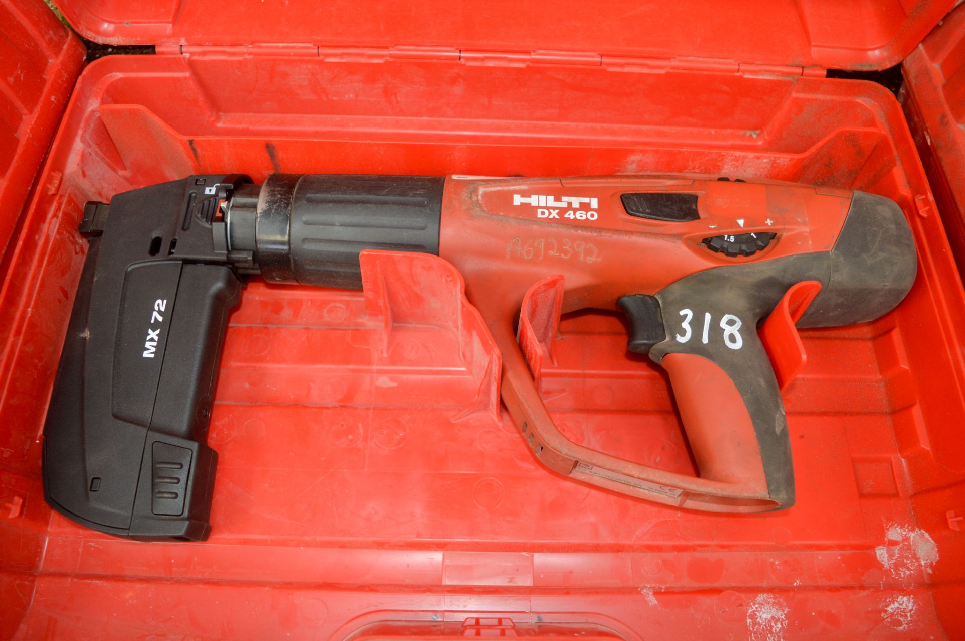 Hilti DX460 nail gun c/w carry case ** No battery or charger ** A692392