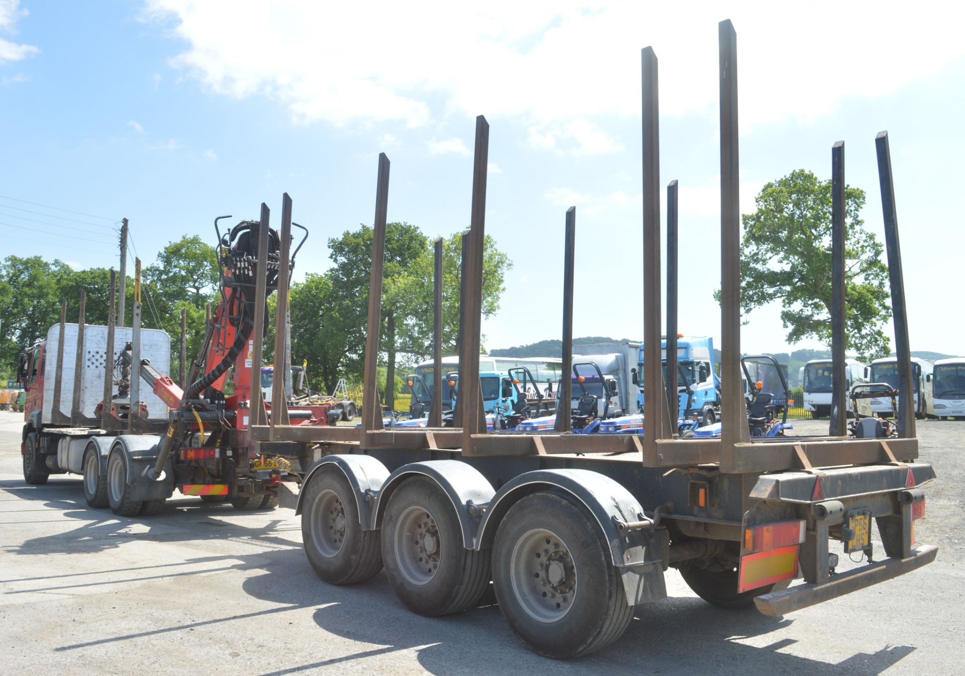 Foden 450 6 wheel crane timber lorry  Registration number: GP56 LHS  Year: 2006 MOT:  Recorded k/ms: - Image 4 of 13