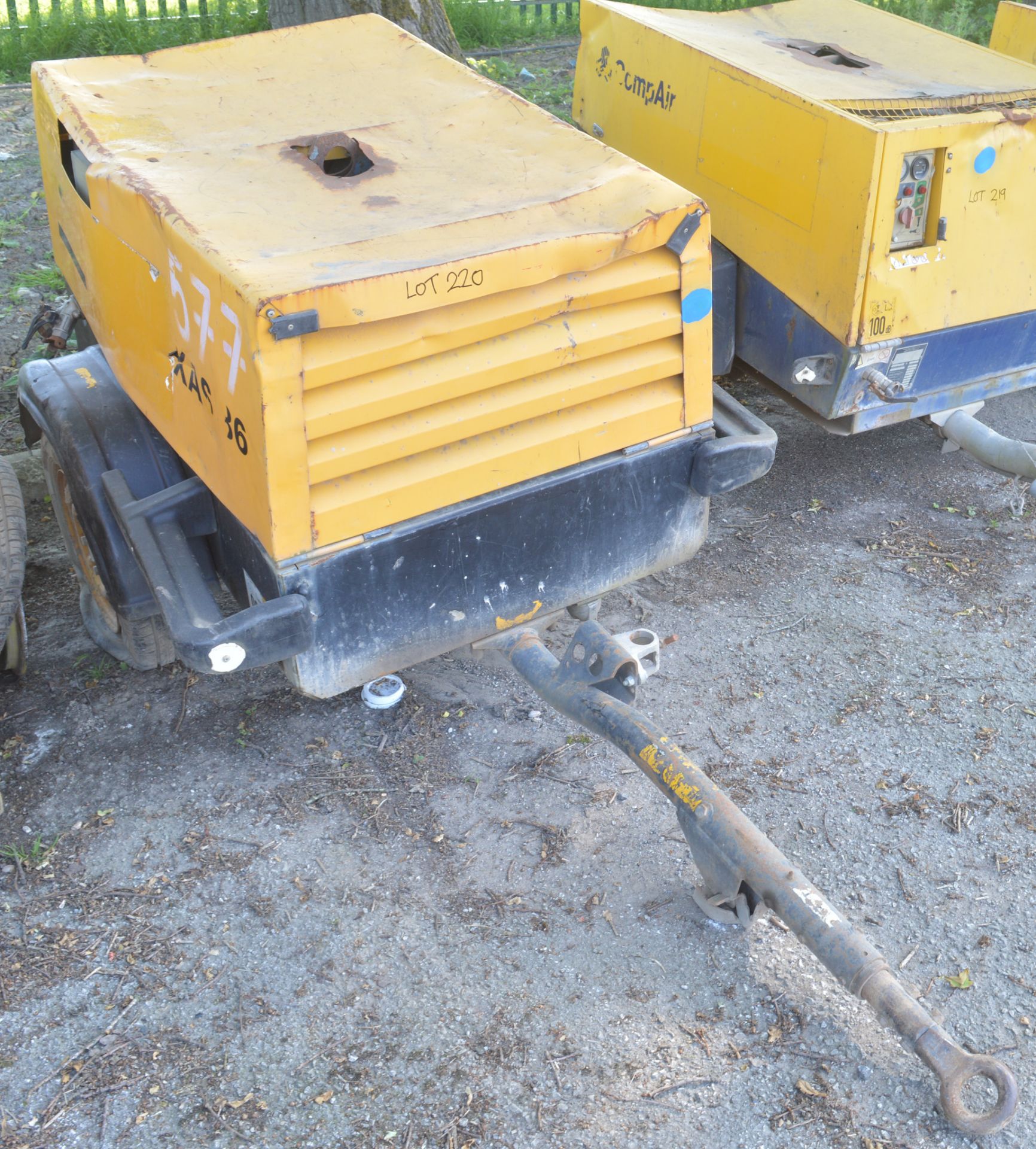 Atlas Copco diesel driven fast tow air compressor Recorded hours: 1187 577