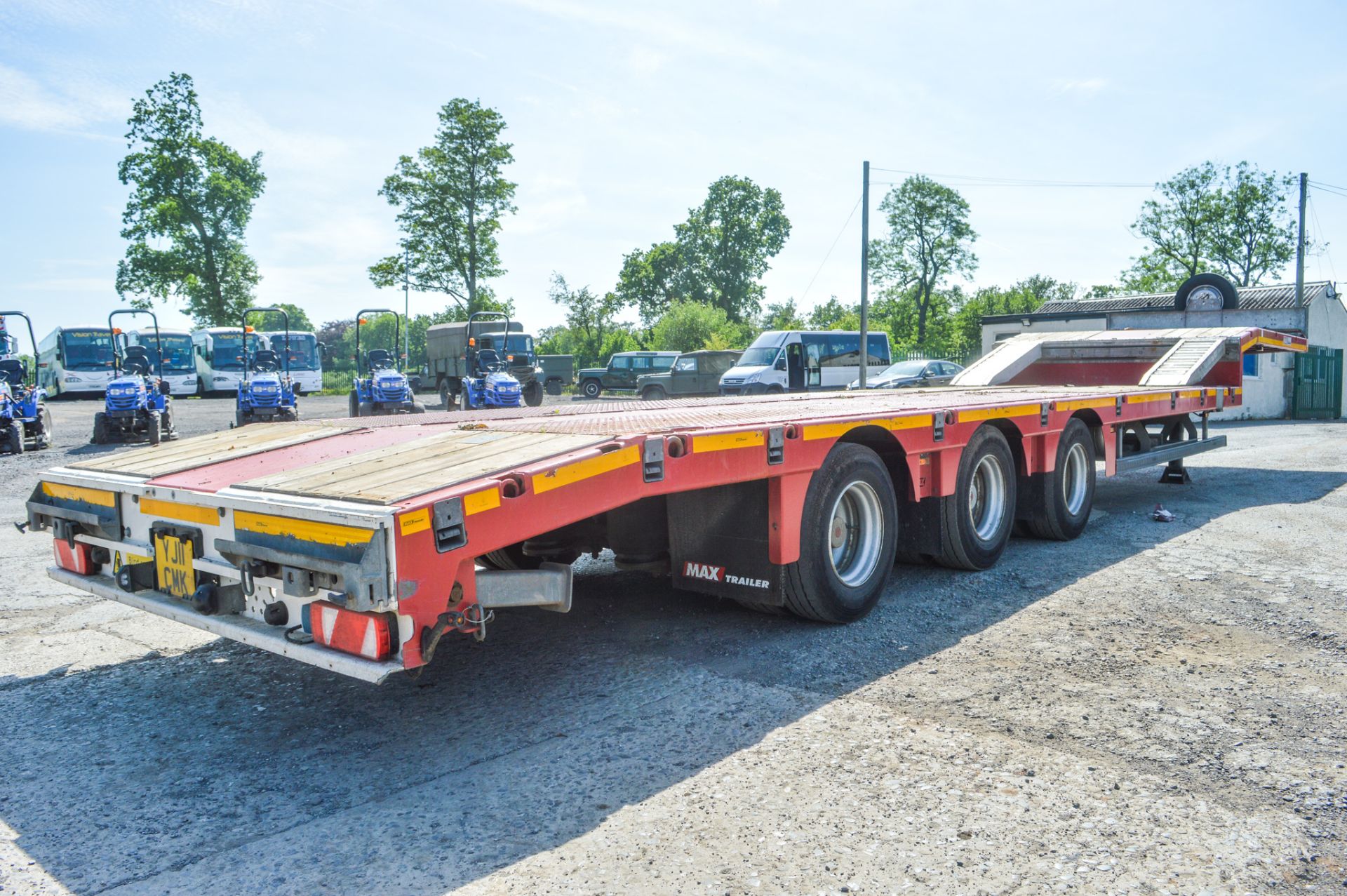 Faymonville Max tri axle step frame extendable low loader trailer Year: 2016 S/N: H99901025469 Reg - Image 3 of 12