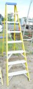 Clow 8 tread fibreglass step ladder A750932