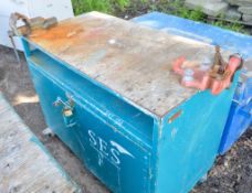 Steel work bench c/w engineers & pipe vice E0002574