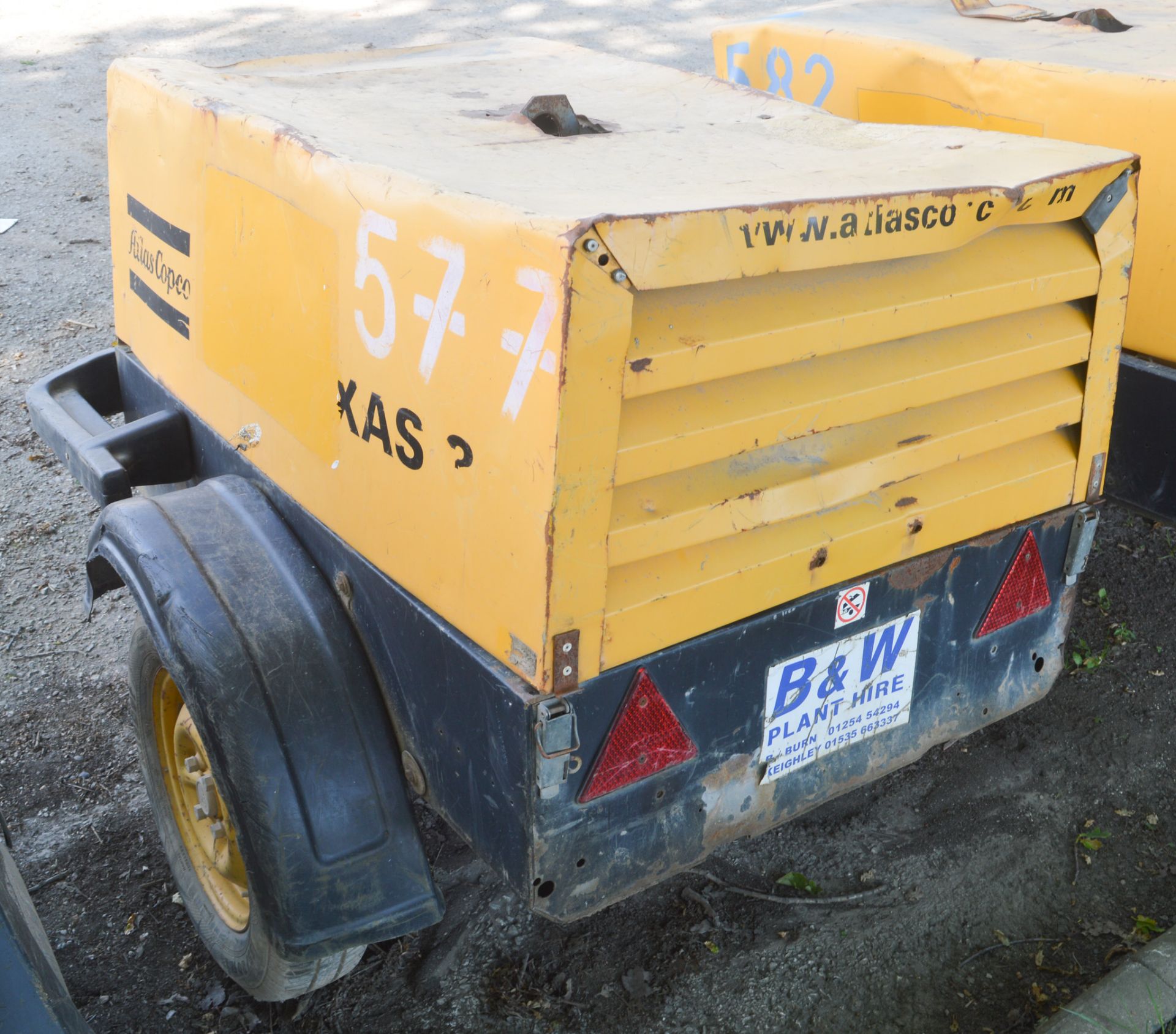 Atlas Copco diesel driven fast tow air compressor Recorded hours: 1187 577 - Image 2 of 3