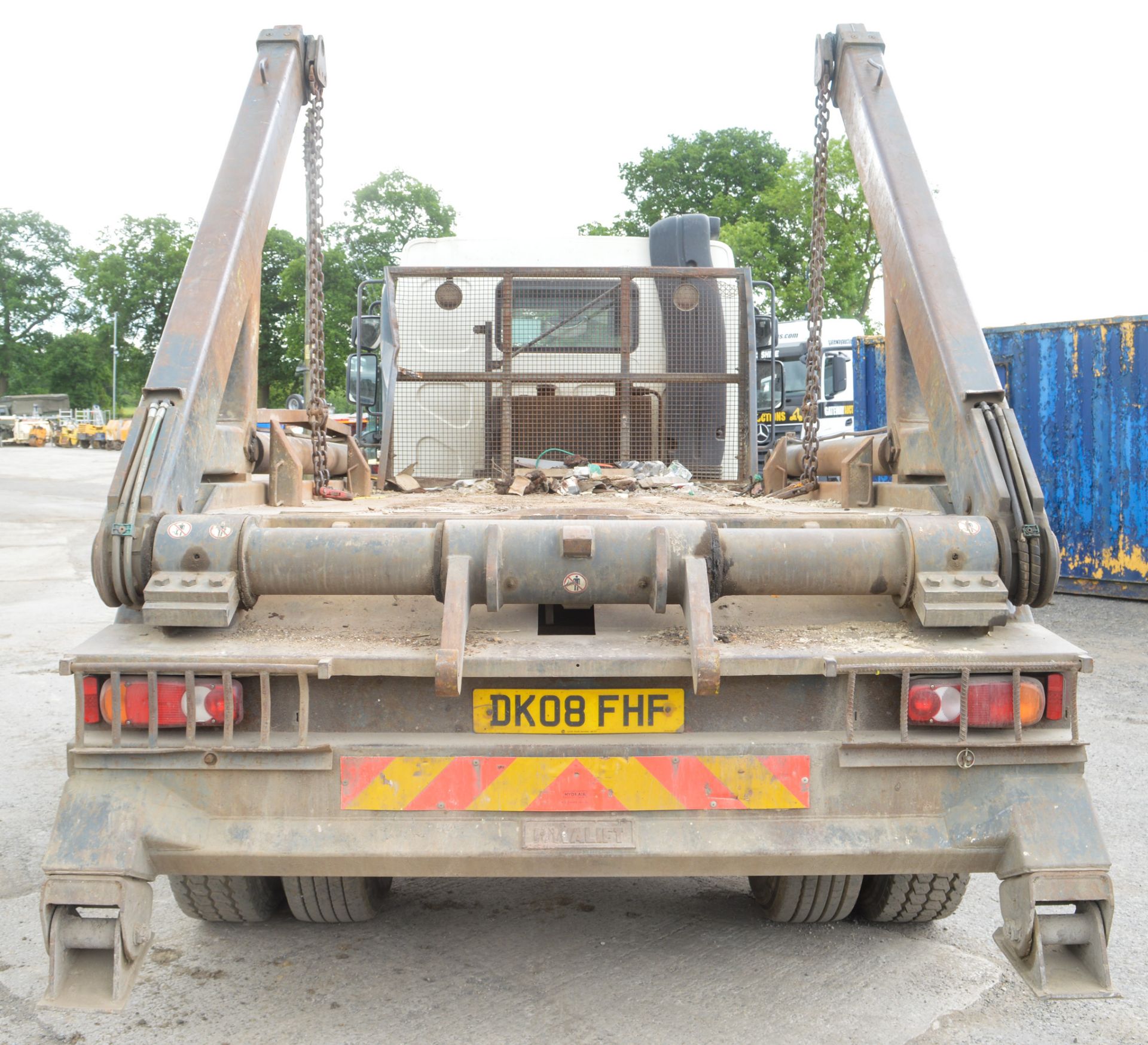 MAN LF 55-220 32 tonne skip loading lorry Registration Number: DK08 FHF Date of Registration: 25/ - Image 6 of 9