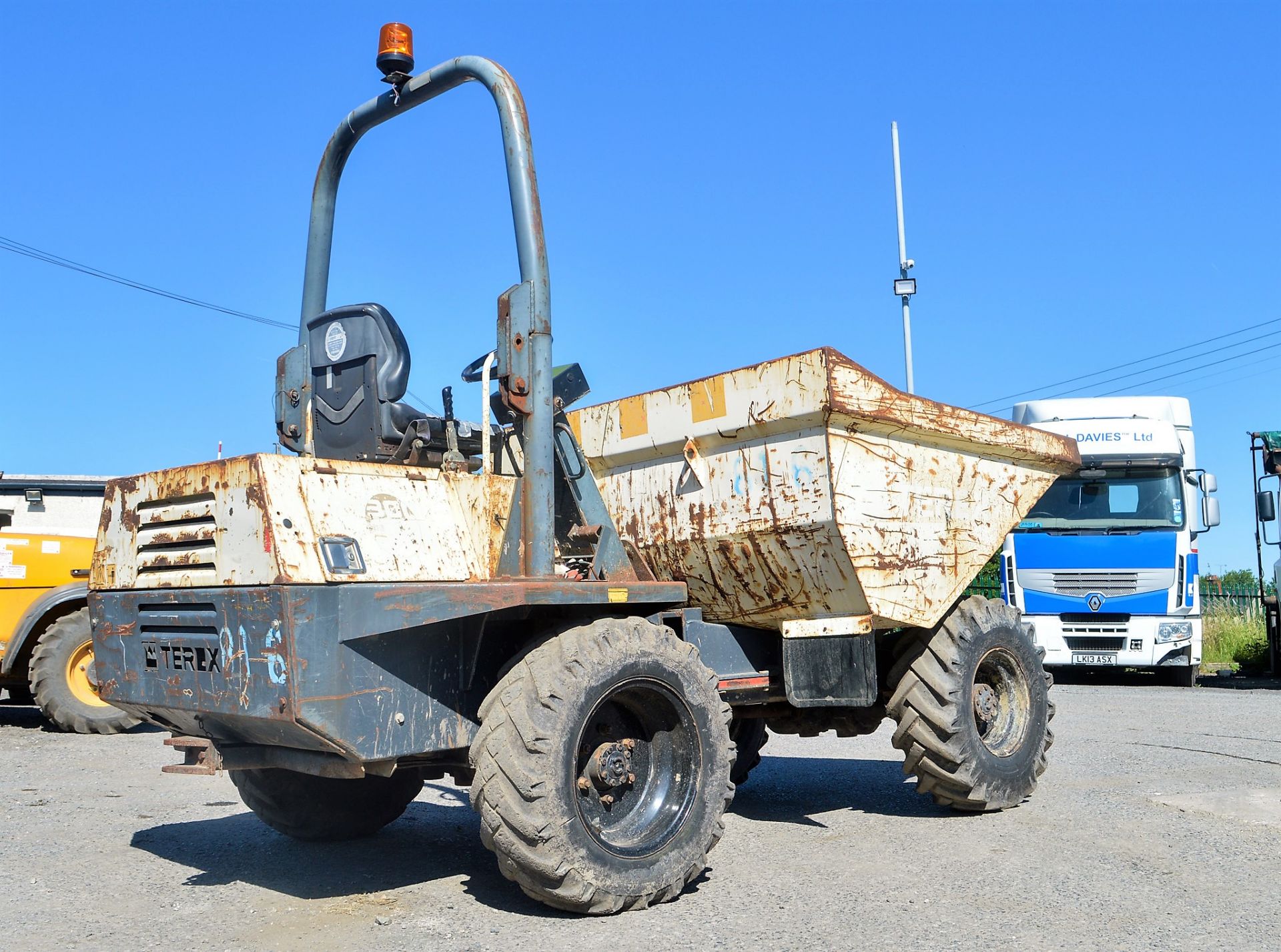 Benford Terex 3 tonne straight skip dumper Year: 2007 S/N: E601FC174 Recorded Hours: 2410 816 - Image 4 of 12