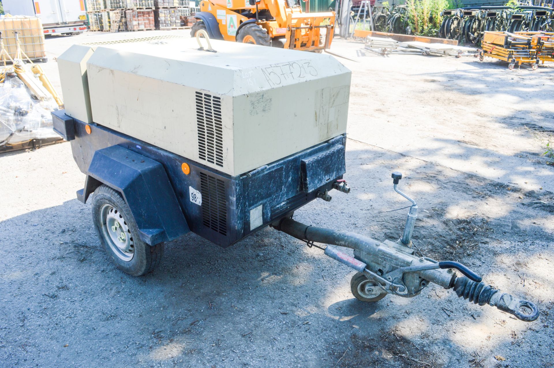 Doosan 741 diesel driven mobile air compressor Year: 2012 Recorded Hours: 617 A577213 - Image 2 of 5