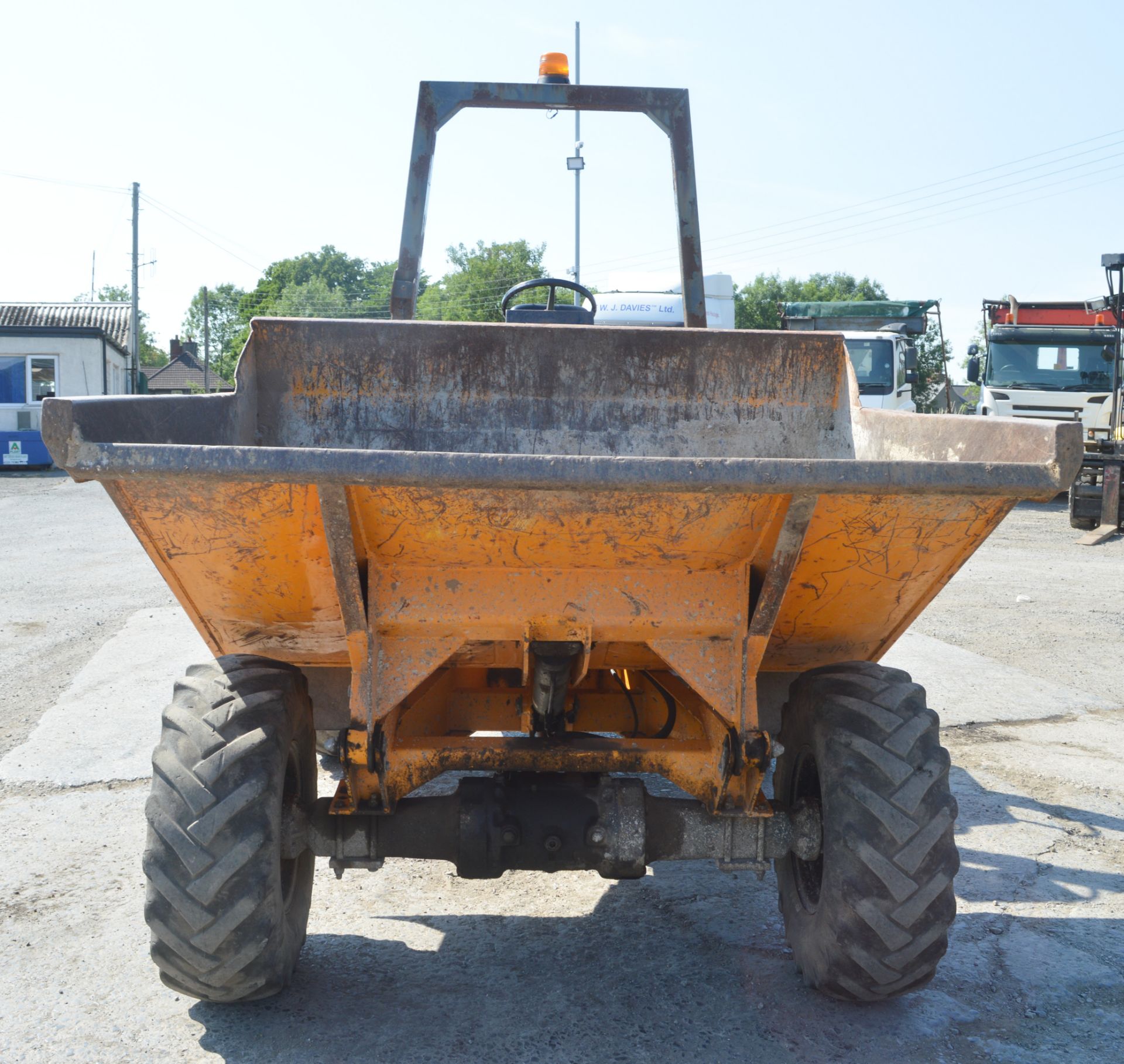 Benford Terex PT3000 3 tonne straight skip dumper  Year:  S/N: EY07AR267 Recorded hours: 803 P2077 - Image 3 of 11