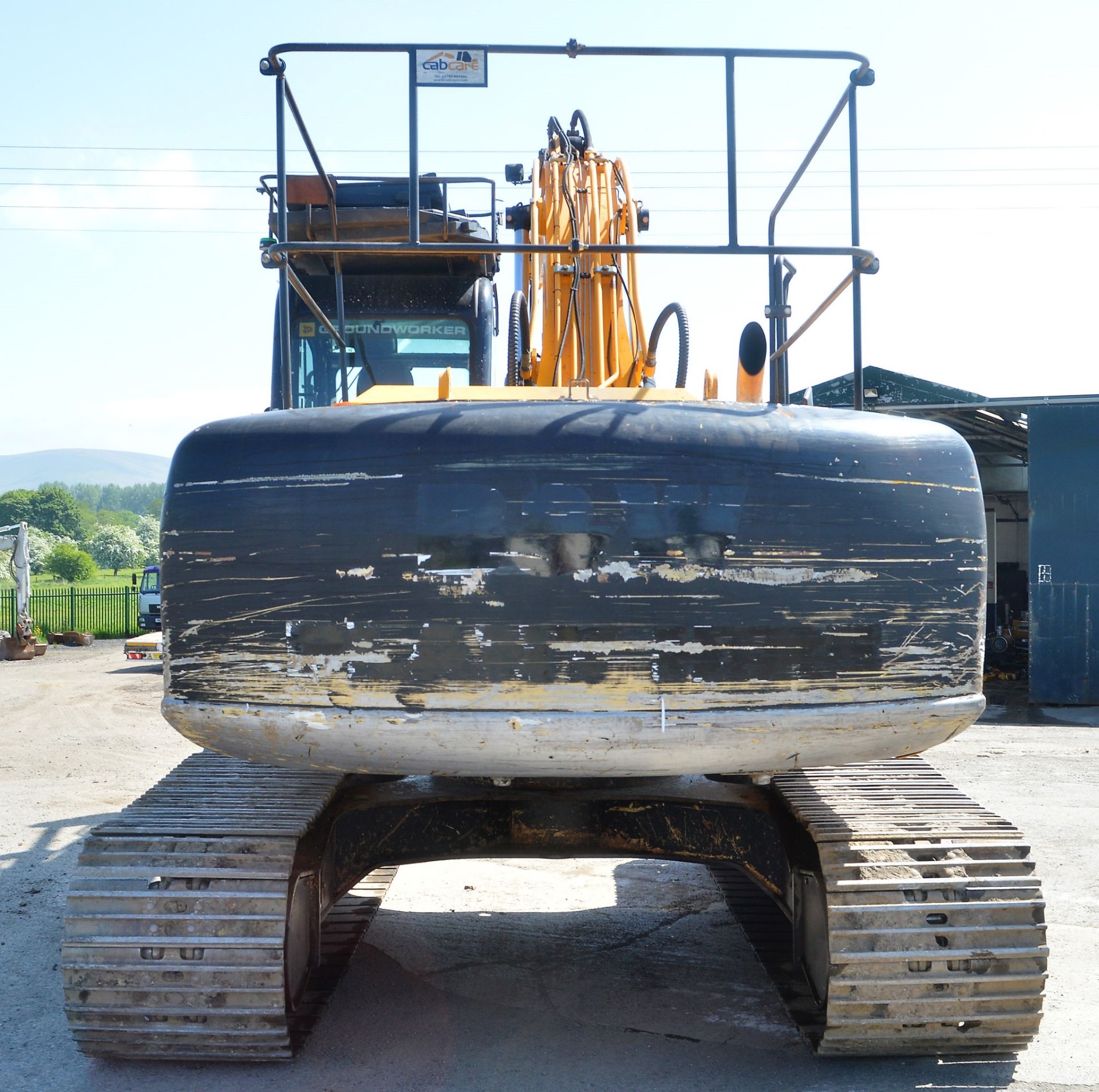 JCB JS220 LC Groundworker 22 tonne steel tracked excavator Year: 2010 S/N: E01460442 Recorded Hours: - Image 6 of 15