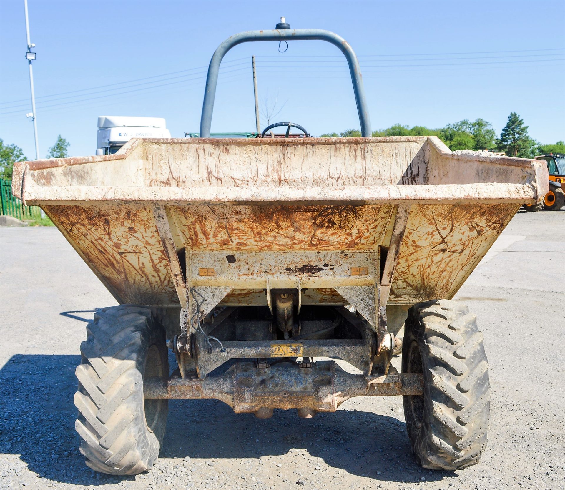 Benford Terex 3 tonne straight skip dumper Year: 2005 S/N: E511FC143 Recorded Hours: Not - Image 5 of 12