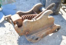 Manual quick hitch to suit 5 to 6 tonne excavator