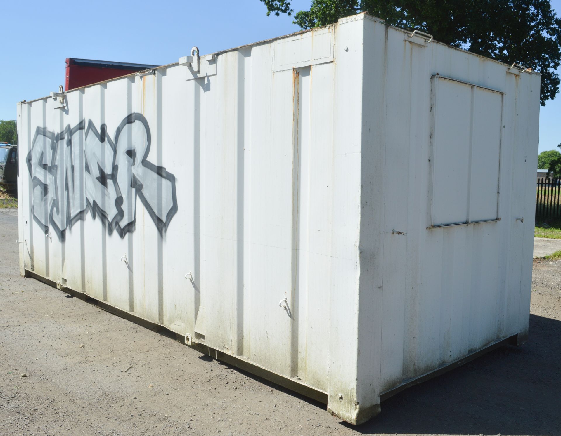 20 ft x 8 ft steel anti vandal office site unit  ** No keys but unlocked ** A501157 - Image 4 of 6