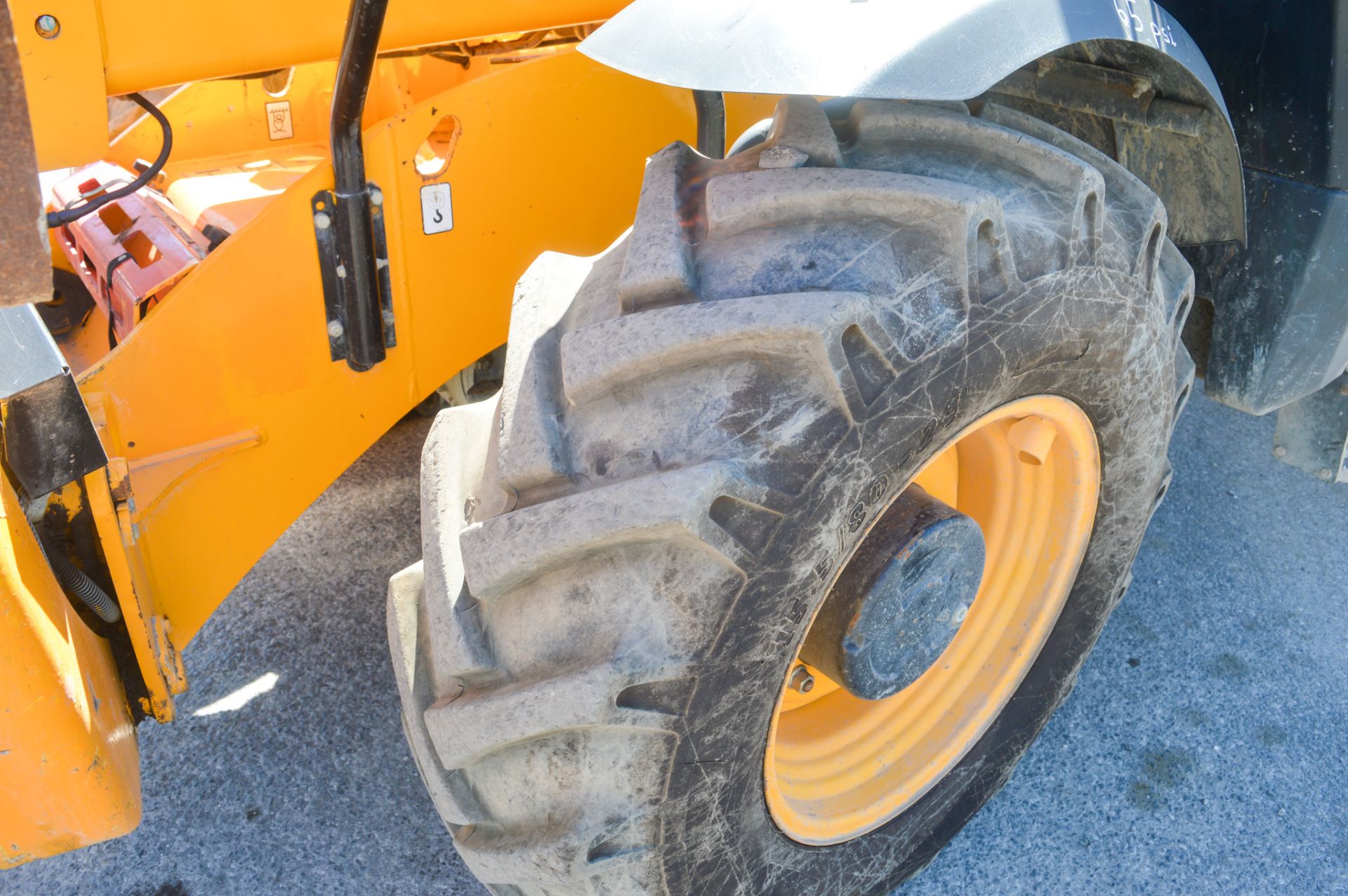 JCB 540-170 17 metre telescopic handler Year: 2014 S/N: 2180451 Recorded Hours: 4573 c/w turbo, sway - Image 9 of 13