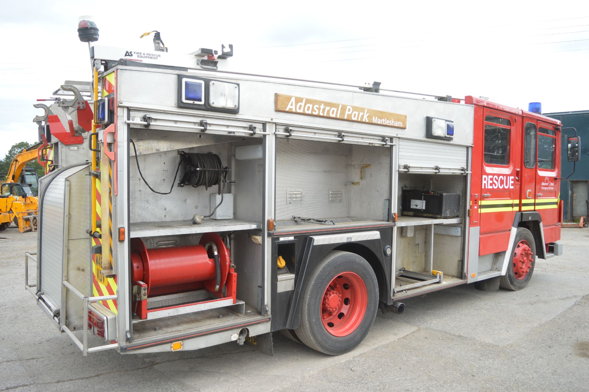 Dennis SS239 4x2 12 tonne crew cab fire engine Registration number: M464 KOV Date of registra - Image 20 of 20