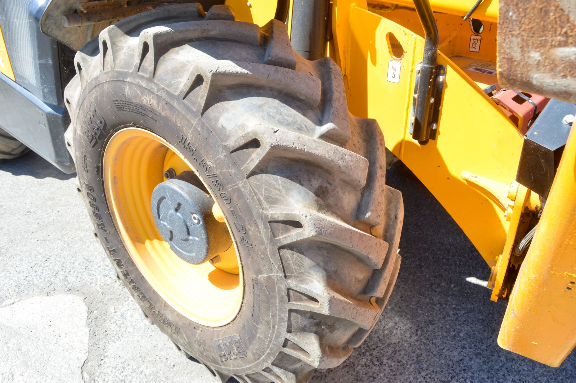 JCB 540-170 17 metre telescopic handler Year: 2014 S/N: 2180451 Recorded Hours: 4573 c/w turbo, sway - Image 8 of 13