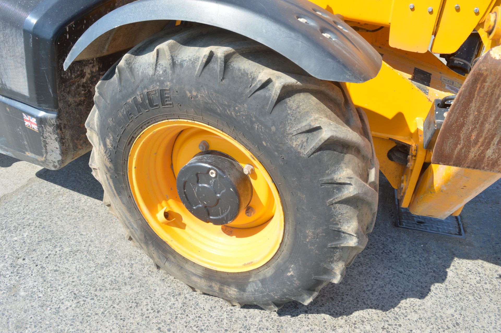 JCB 535-125 12.5 metre telescopic handler Year: 2014  S/N: 2342697 Recorded hours: 3287 c/w turbo, - Image 8 of 13