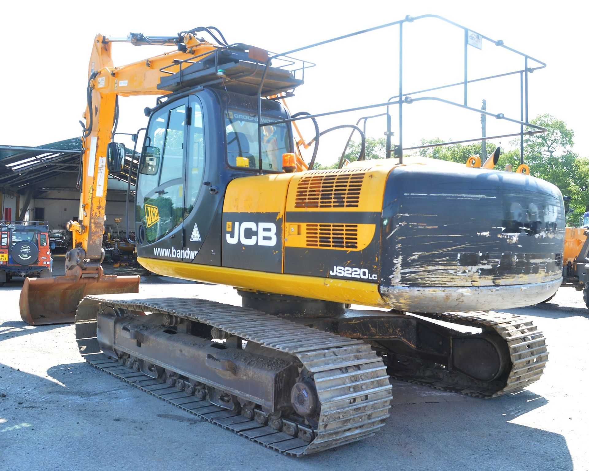 JCB JS220 LC Groundworker 22 tonne steel tracked excavator Year: 2010 S/N: E01460442 Recorded Hours: - Image 3 of 15