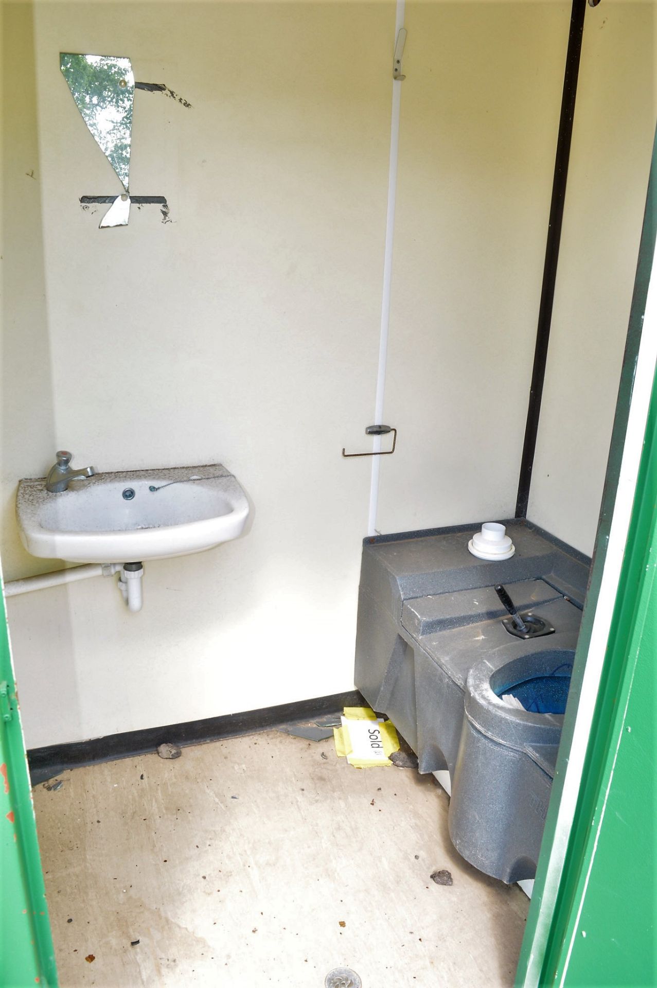 21 ft x 9 ft steel anti vandal welfare site unit Comprising of: canteen area, toilet & generator - Image 6 of 8