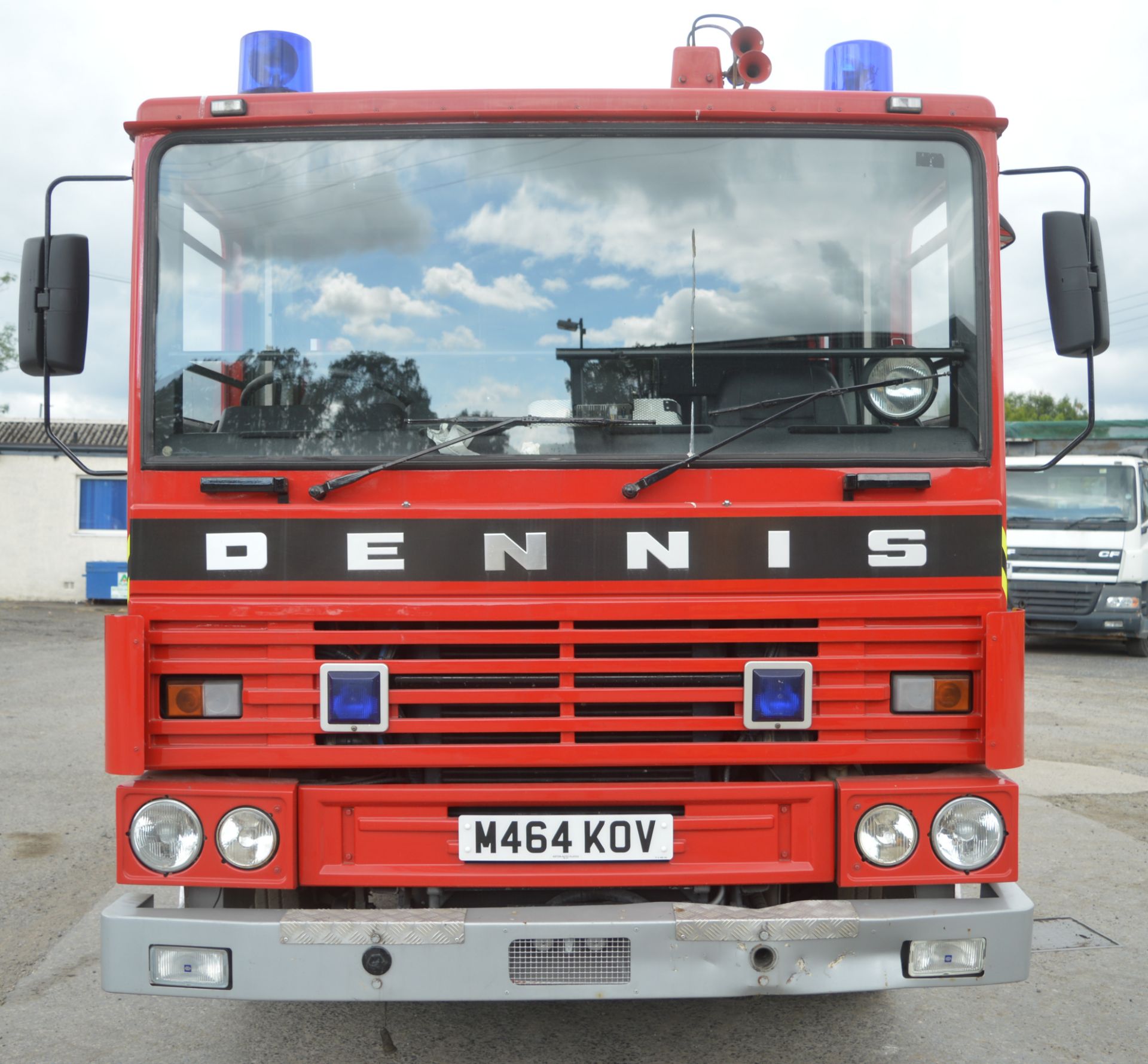 Dennis SS239 4x2 12 tonne crew cab fire engine Registration number: M464 KOV Date of registra - Image 4 of 20