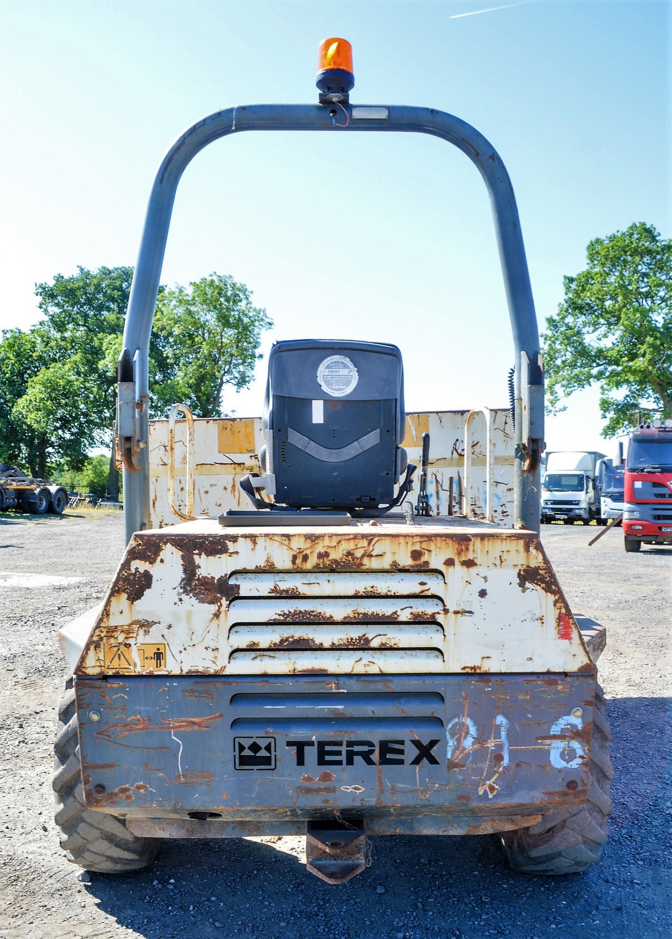 Benford Terex 3 tonne straight skip dumper Year: 2007 S/N: E601FC174 Recorded Hours: 2410 816 - Image 6 of 12