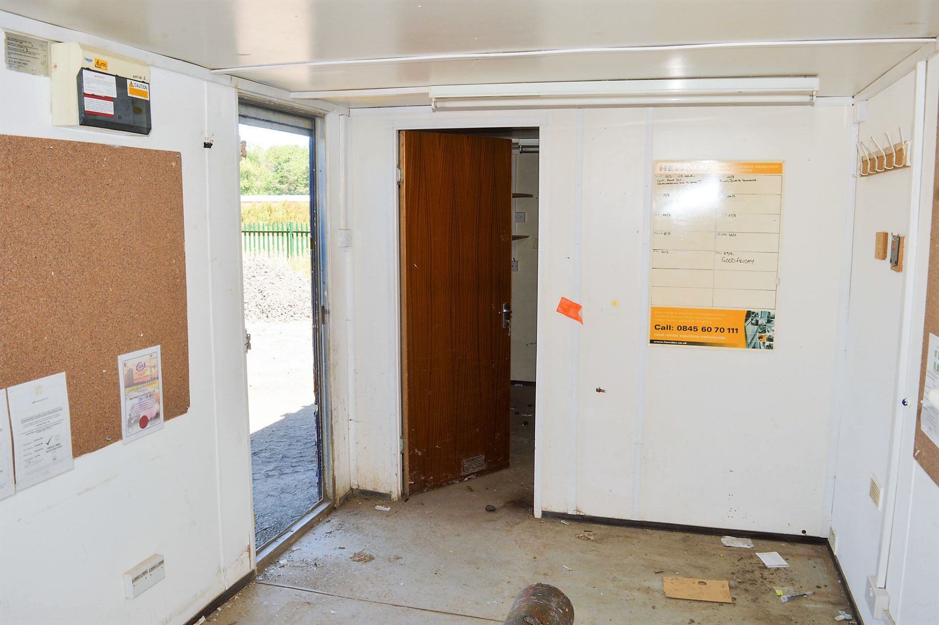 24 ft x 9 ft steel anti vandal office site unit Comprising of: 2 offices ** No keys, but - Image 6 of 8