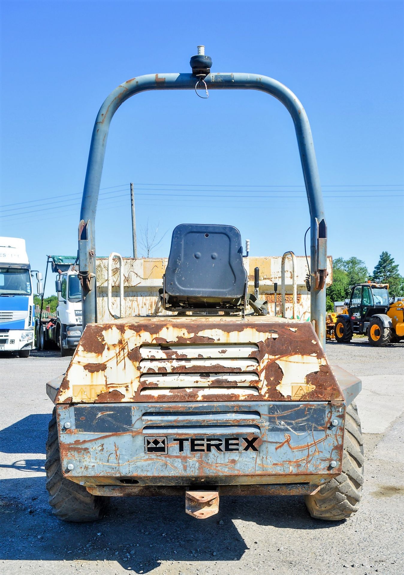 Benford Terex 3 tonne straight skip dumper Year: 2005 S/N: E511FC143 Recorded Hours: Not - Image 6 of 12