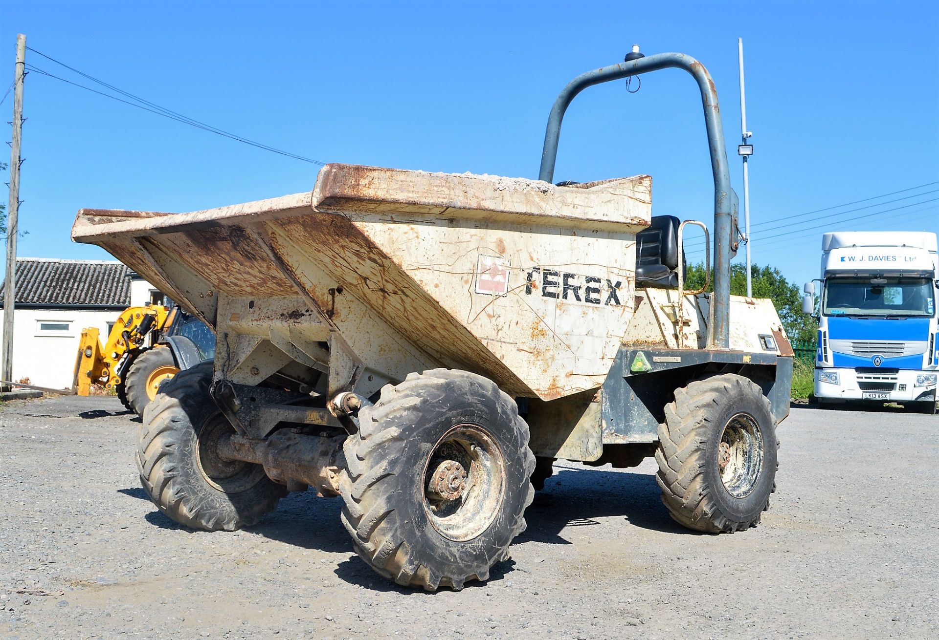 Benford Terex 3 tonne straight skip dumper Year: 2005 S/N: E511FC143 Recorded Hours: Not