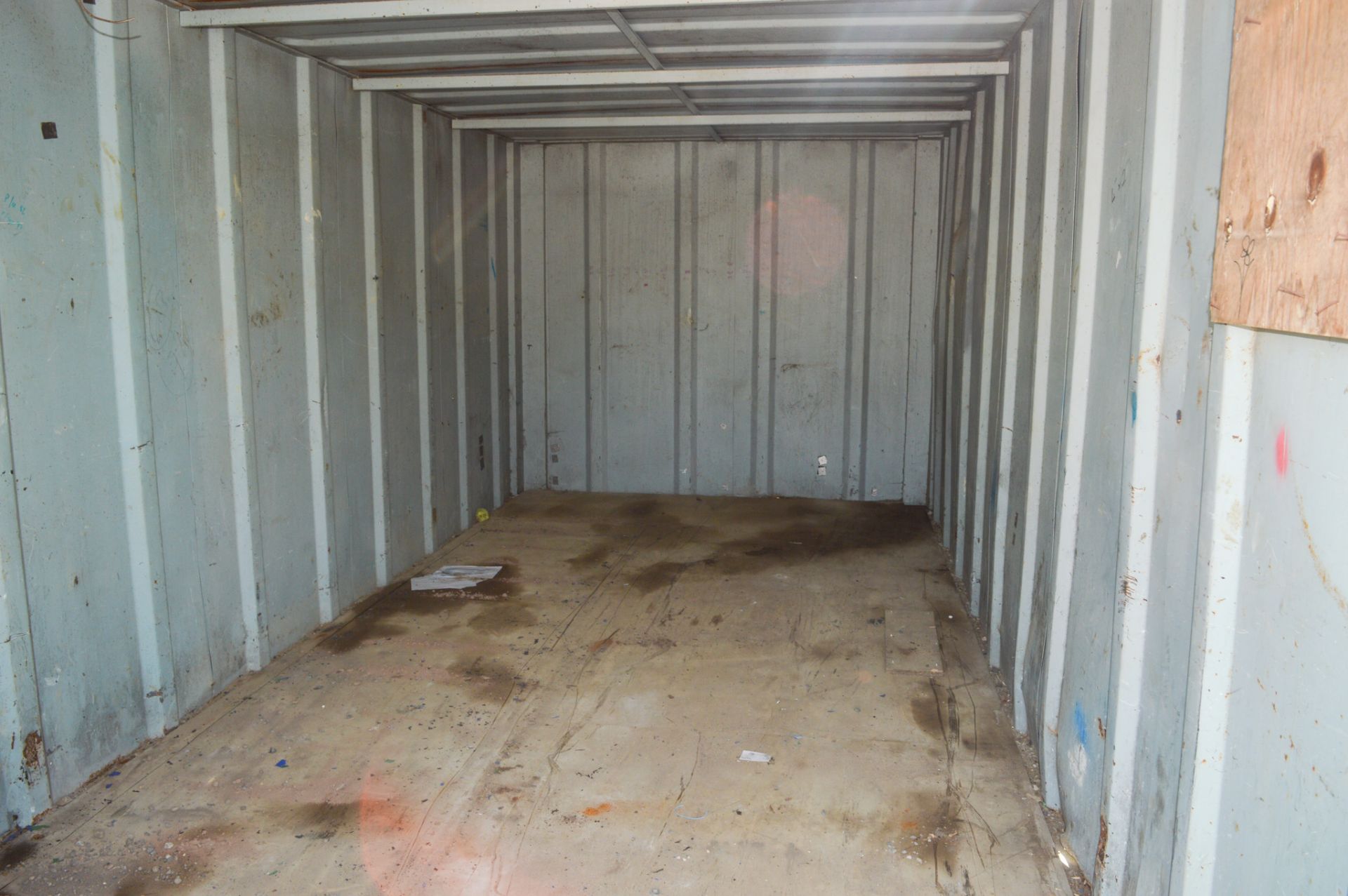 21 ft x 9 ft steel anti vandal office site unit ** No keys, but unlocked ** A335848 - Image 5 of 7