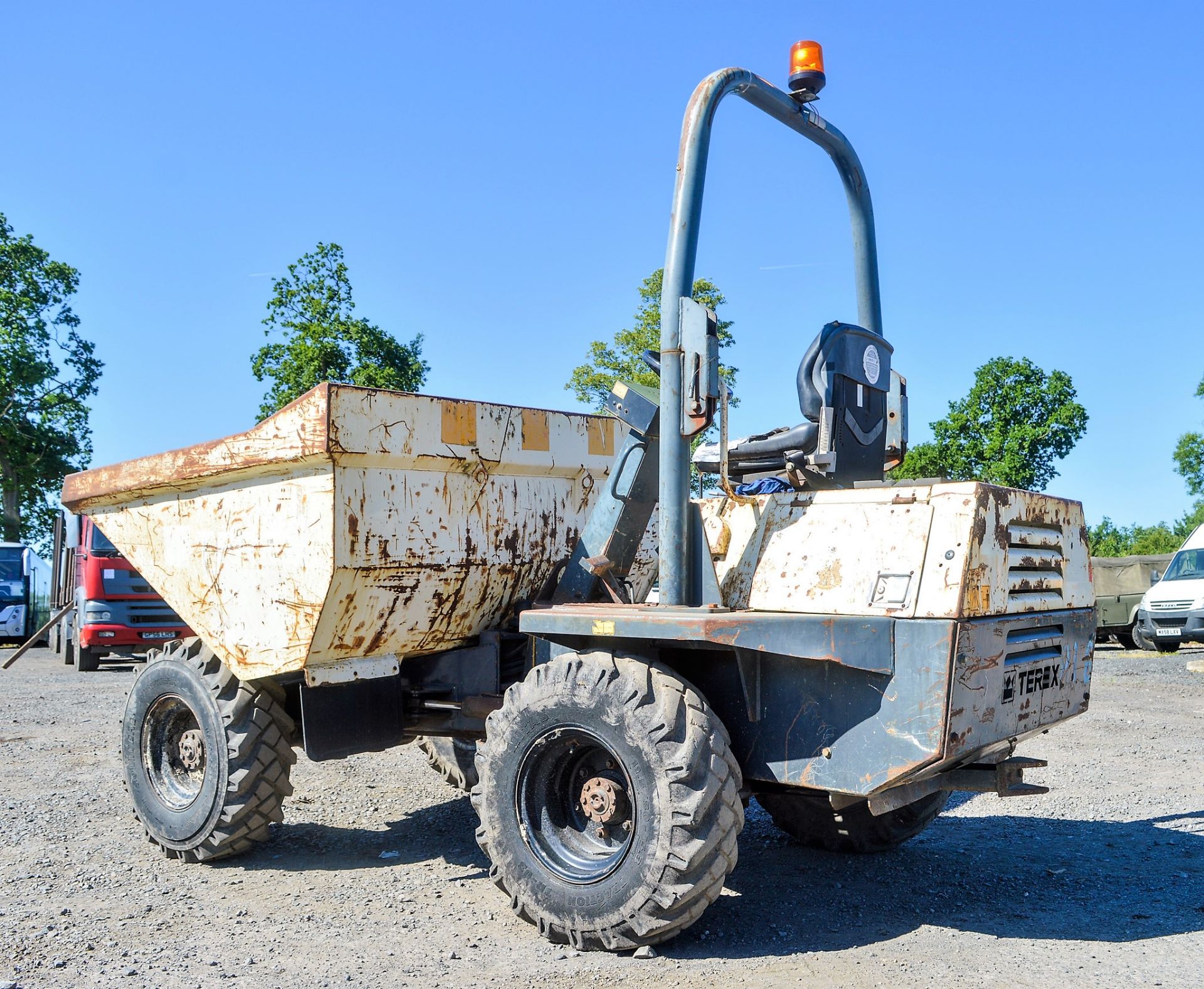 Benford Terex 3 tonne straight skip dumper Year: 2007 S/N: E601FC174 Recorded Hours: 2410 816 - Image 2 of 12