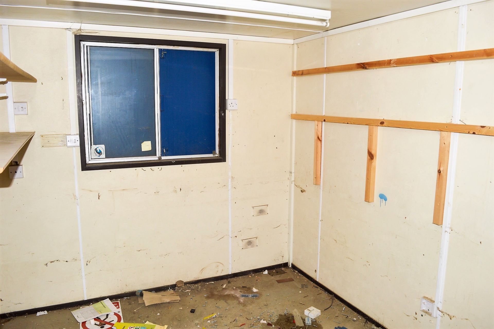 24 ft x 9 ft steel anti vandal office site unit Comprising of: 2 offices ** No keys, but - Image 7 of 8