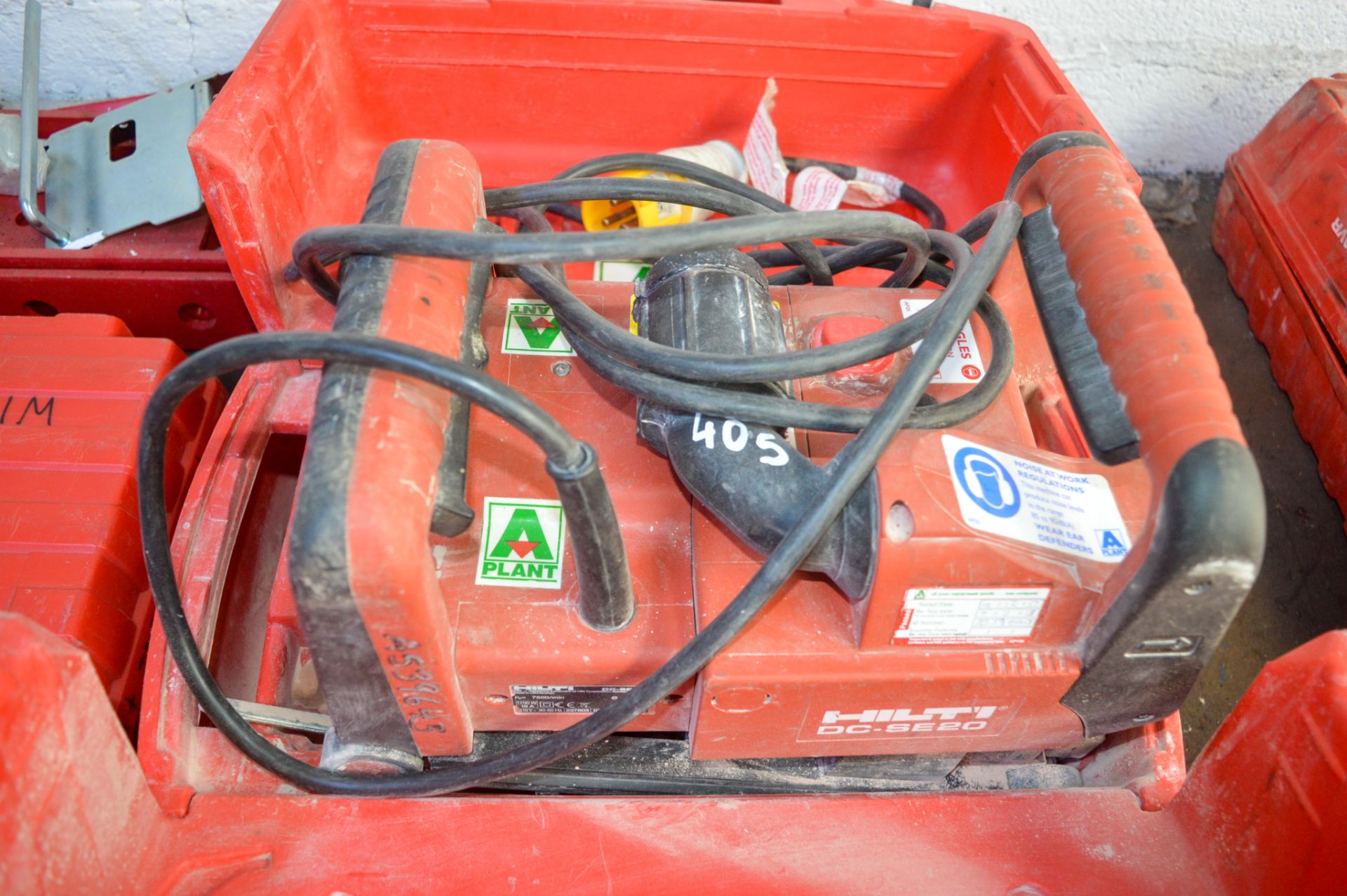 Hilti DC-SE20 110v wall chaser c/w carry case A539643