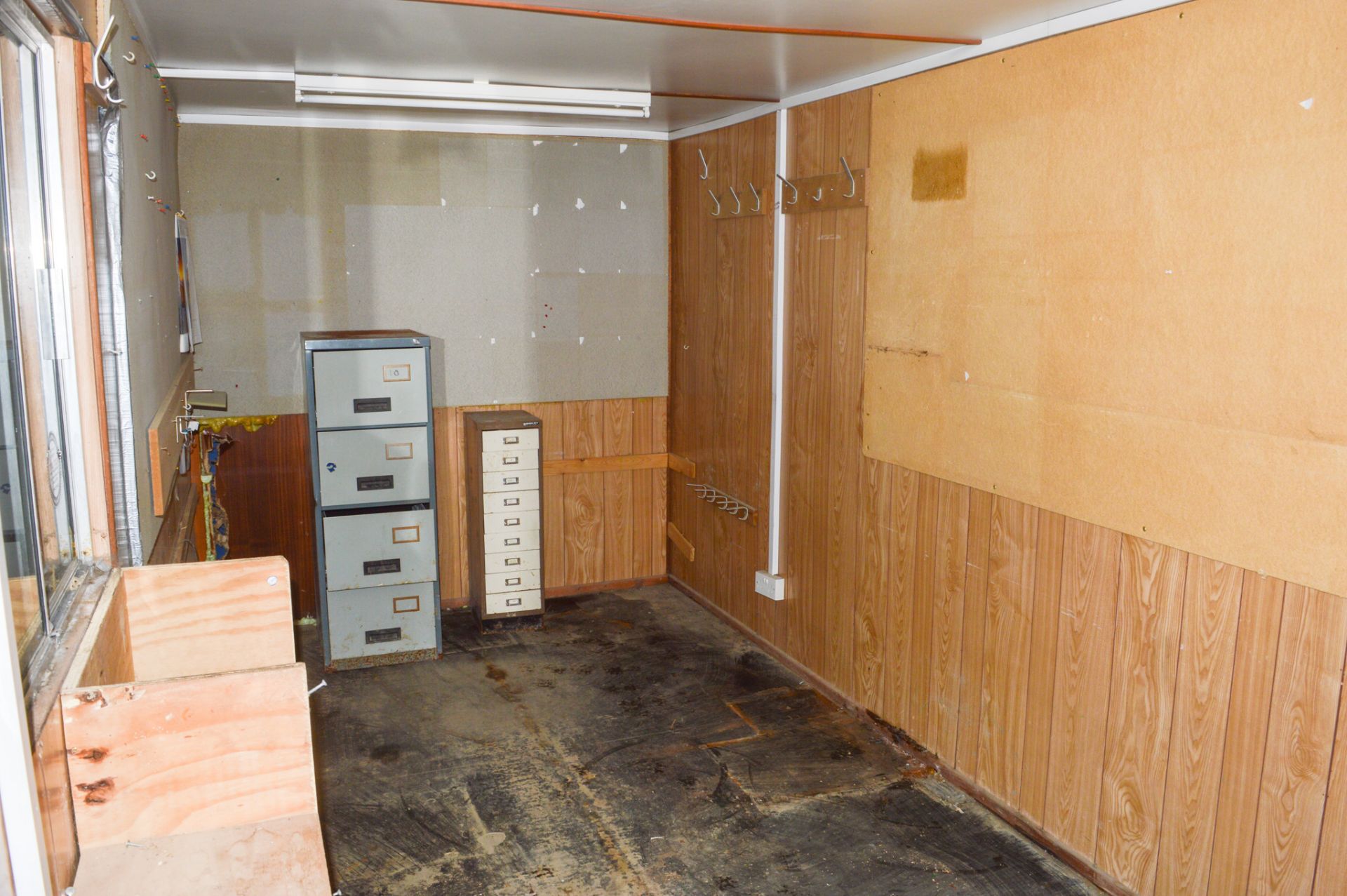 20 ft x 8 ft steel office site unit (converted shipping container) c/w keys in office (Site Office - Image 5 of 6